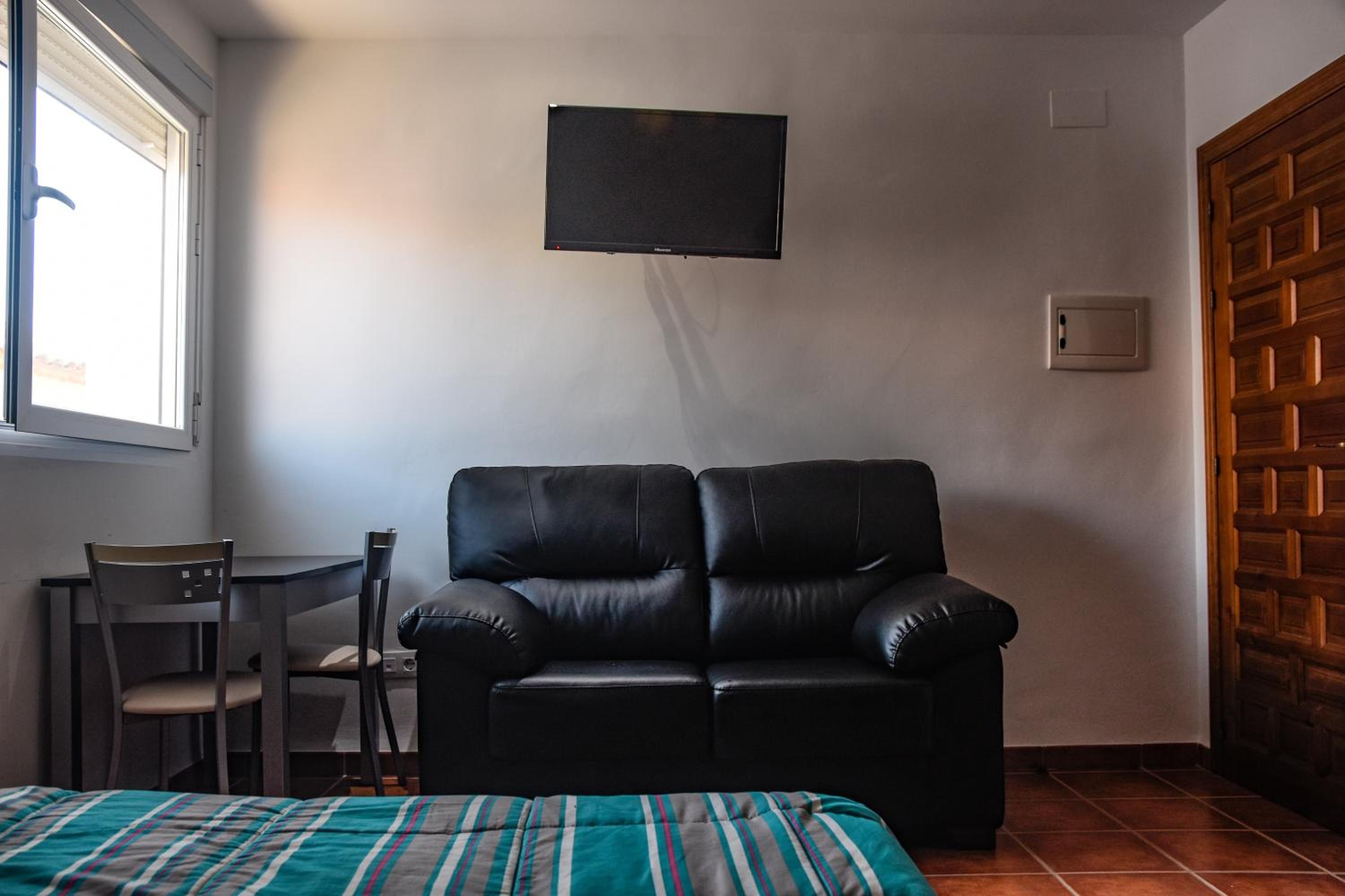 Twin Room - Photo 24