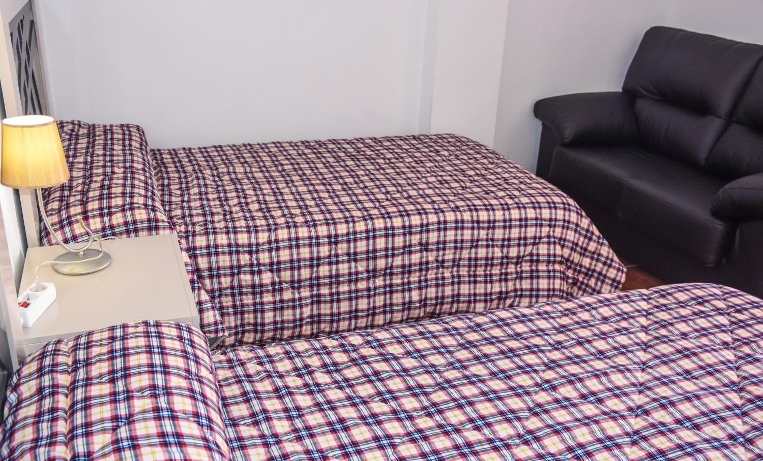 Twin Room - Photo 3