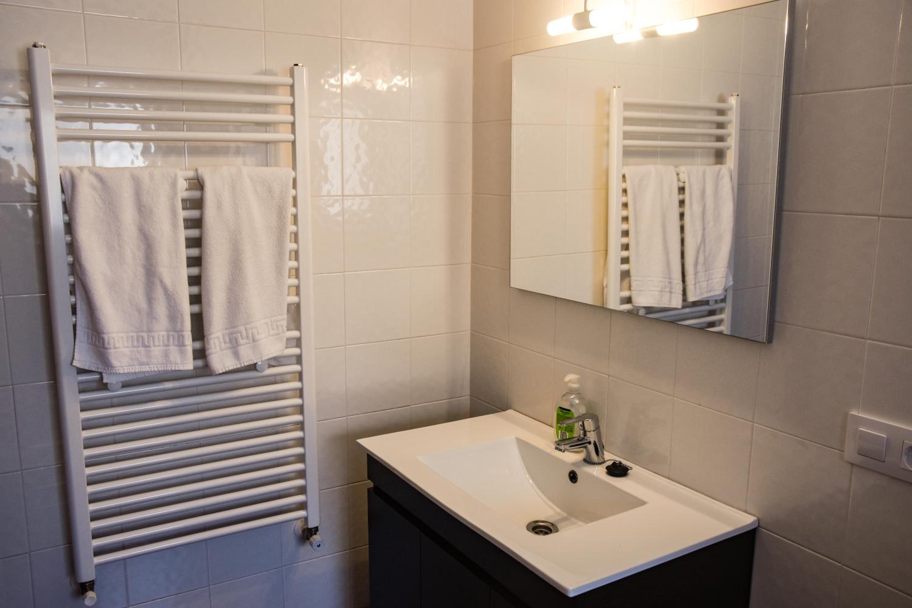 Twin Room - Photo 13