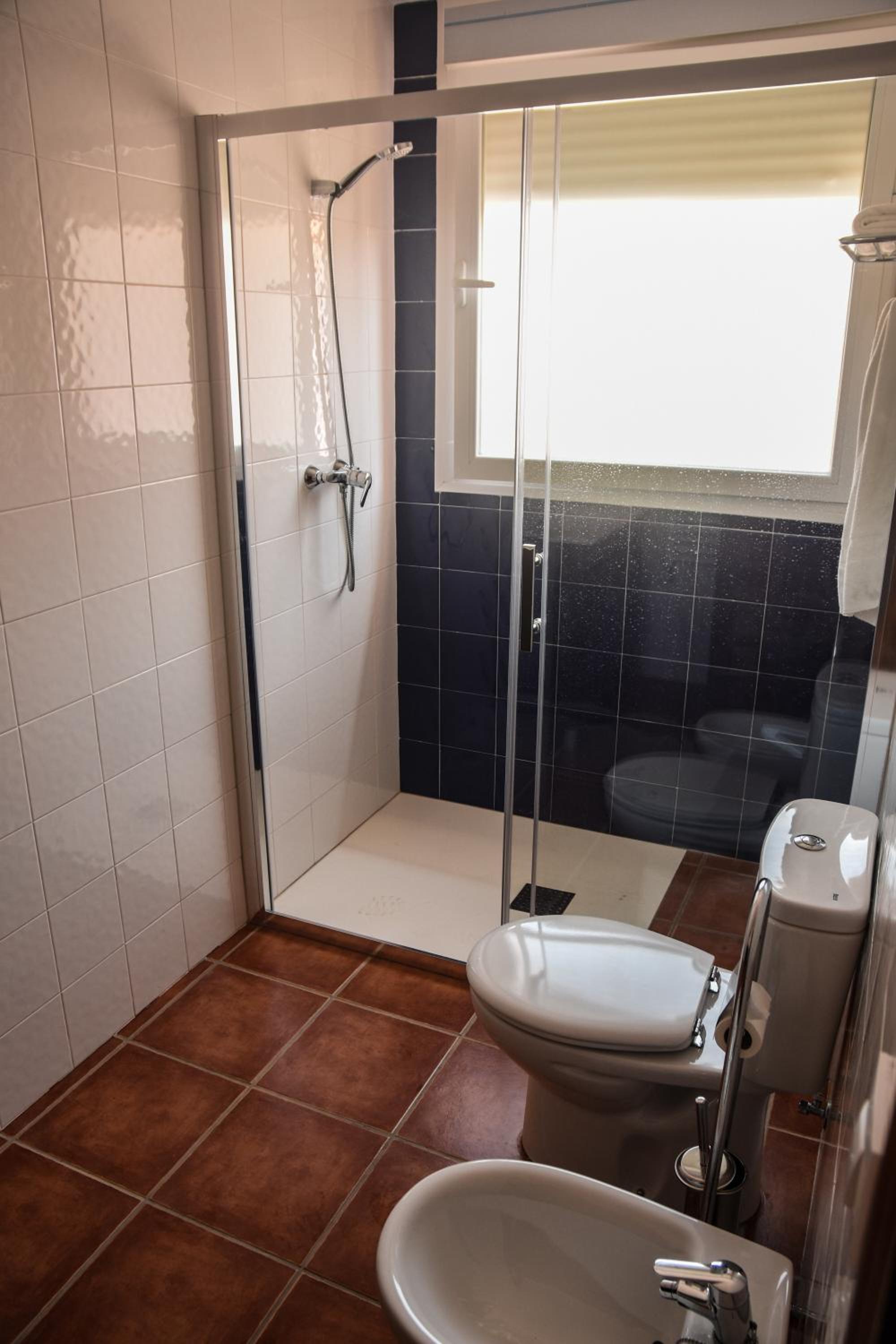 Twin Room - Photo 14