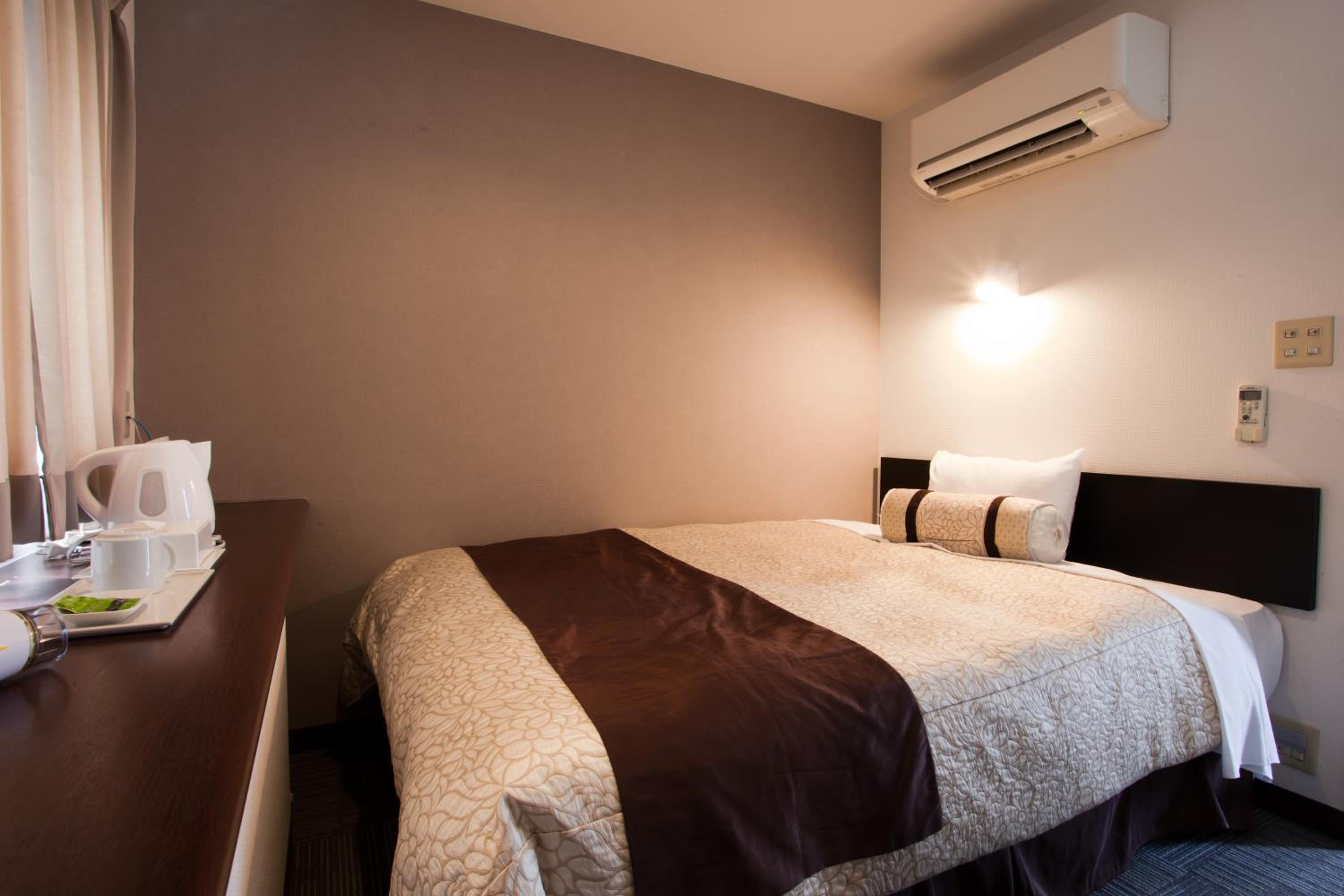 Semi Double Room - Non-Smoking - Photo 1