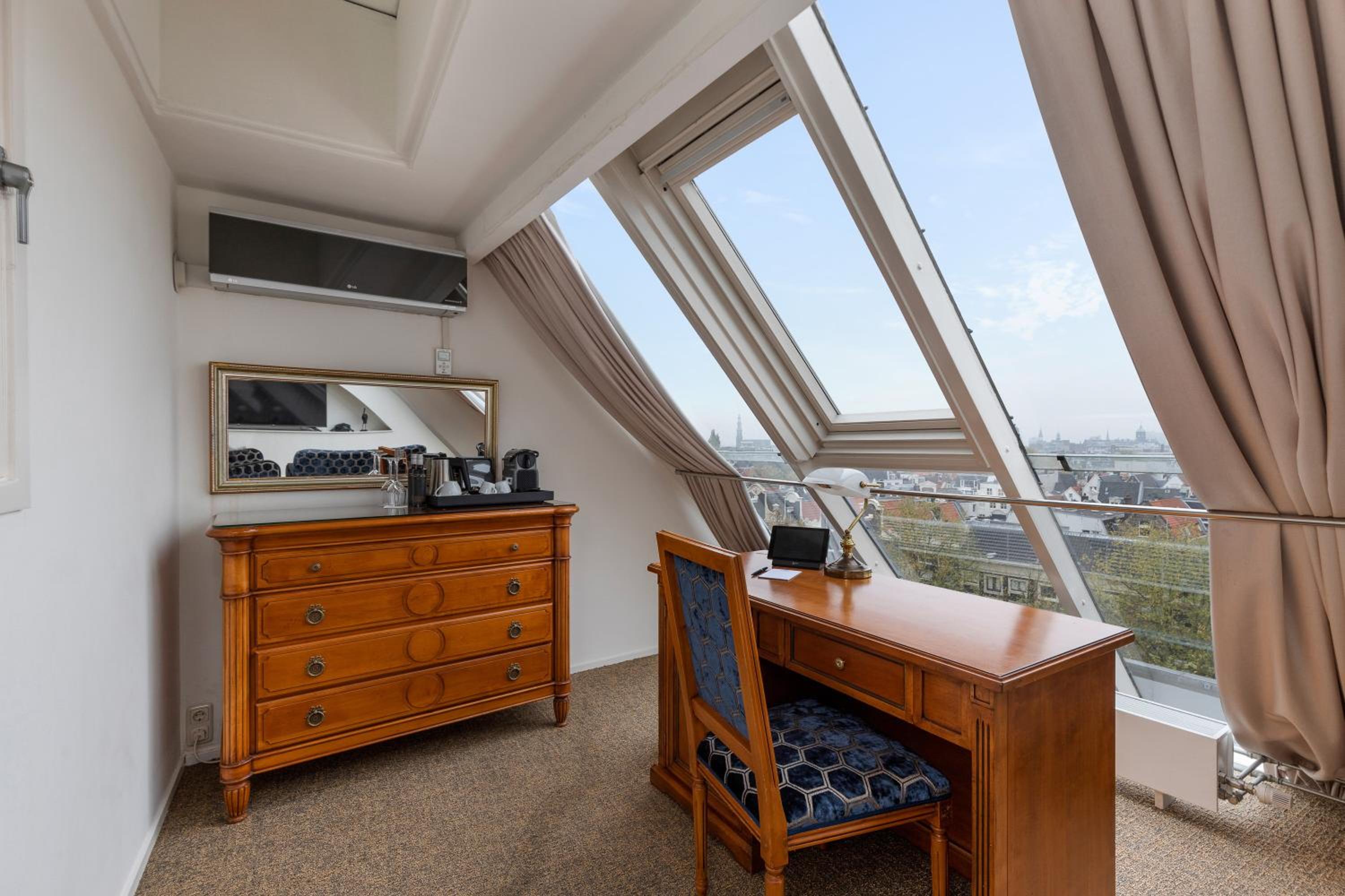Penthouse Suite thumbnail 6