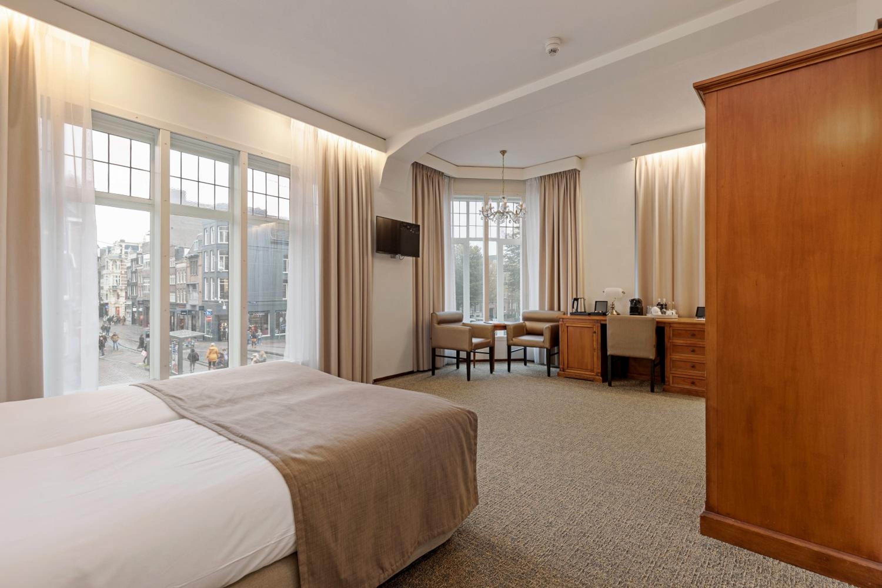 Junior Suite Canal View