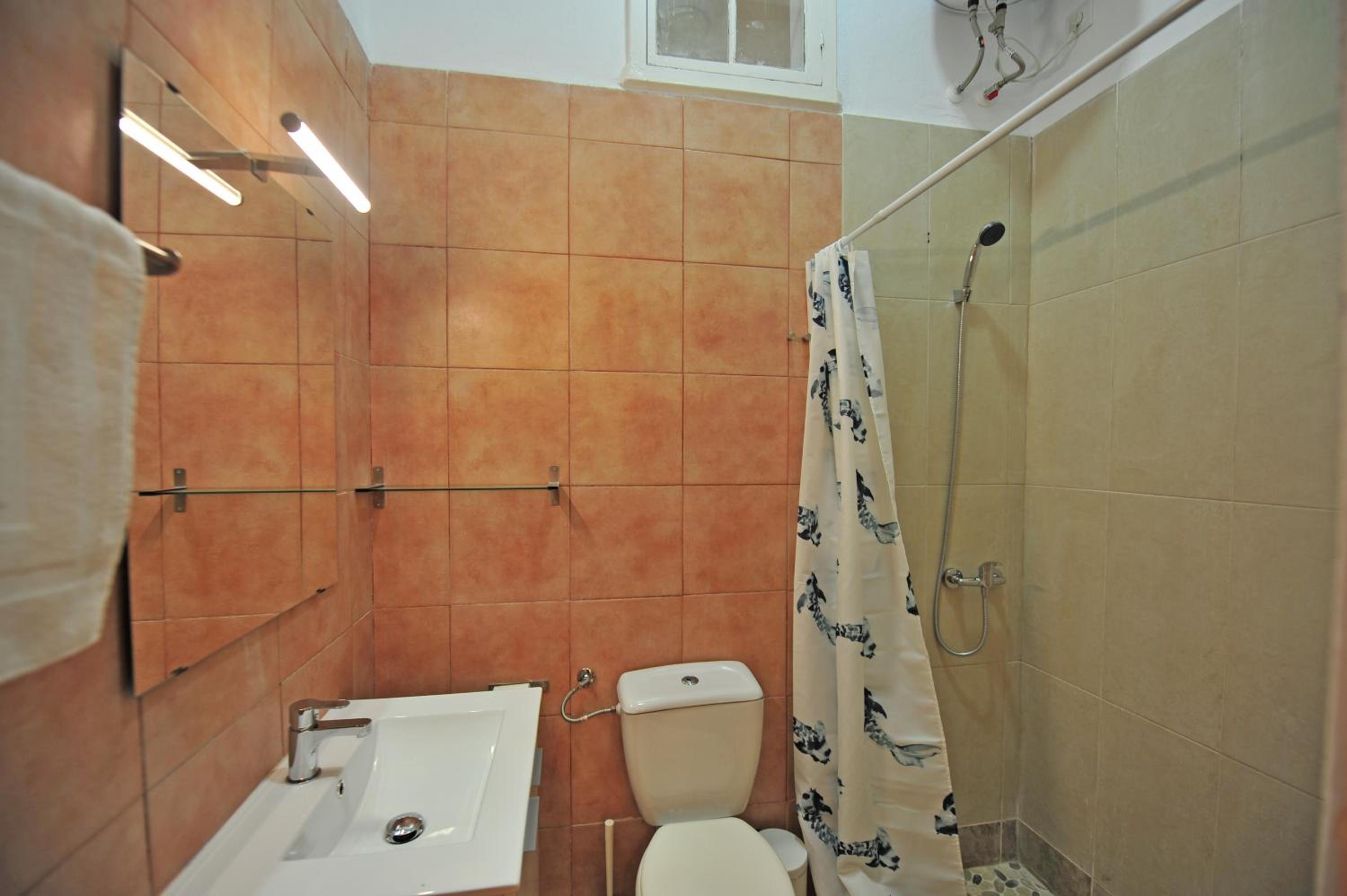 One-Bedroom Apartment with Sofa Bed - Photo 11