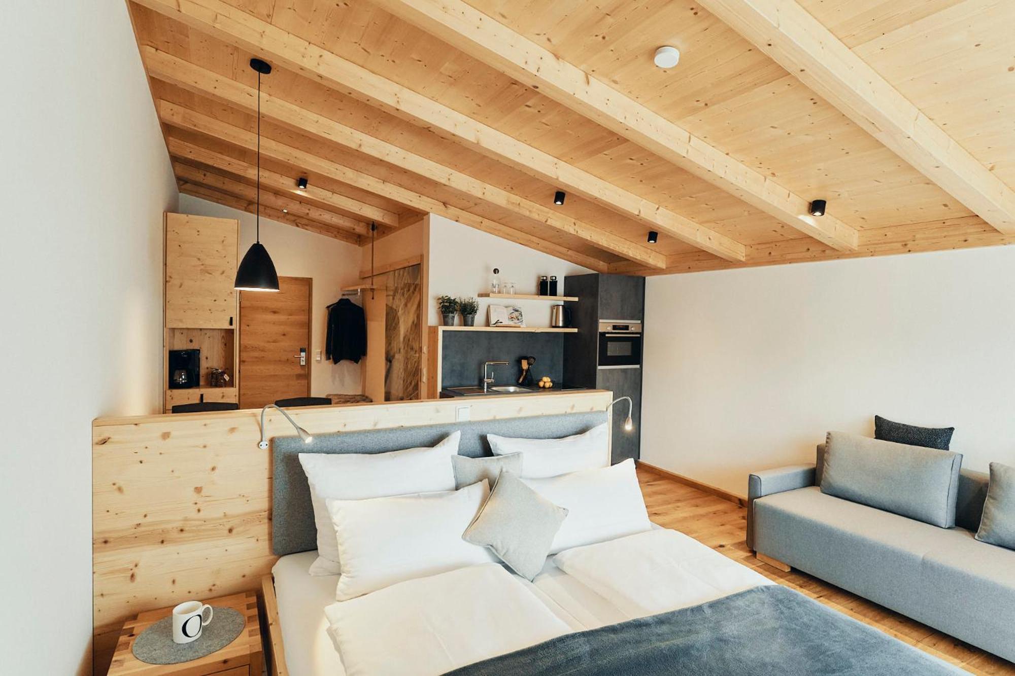 Studio with Balcony - Photo 1