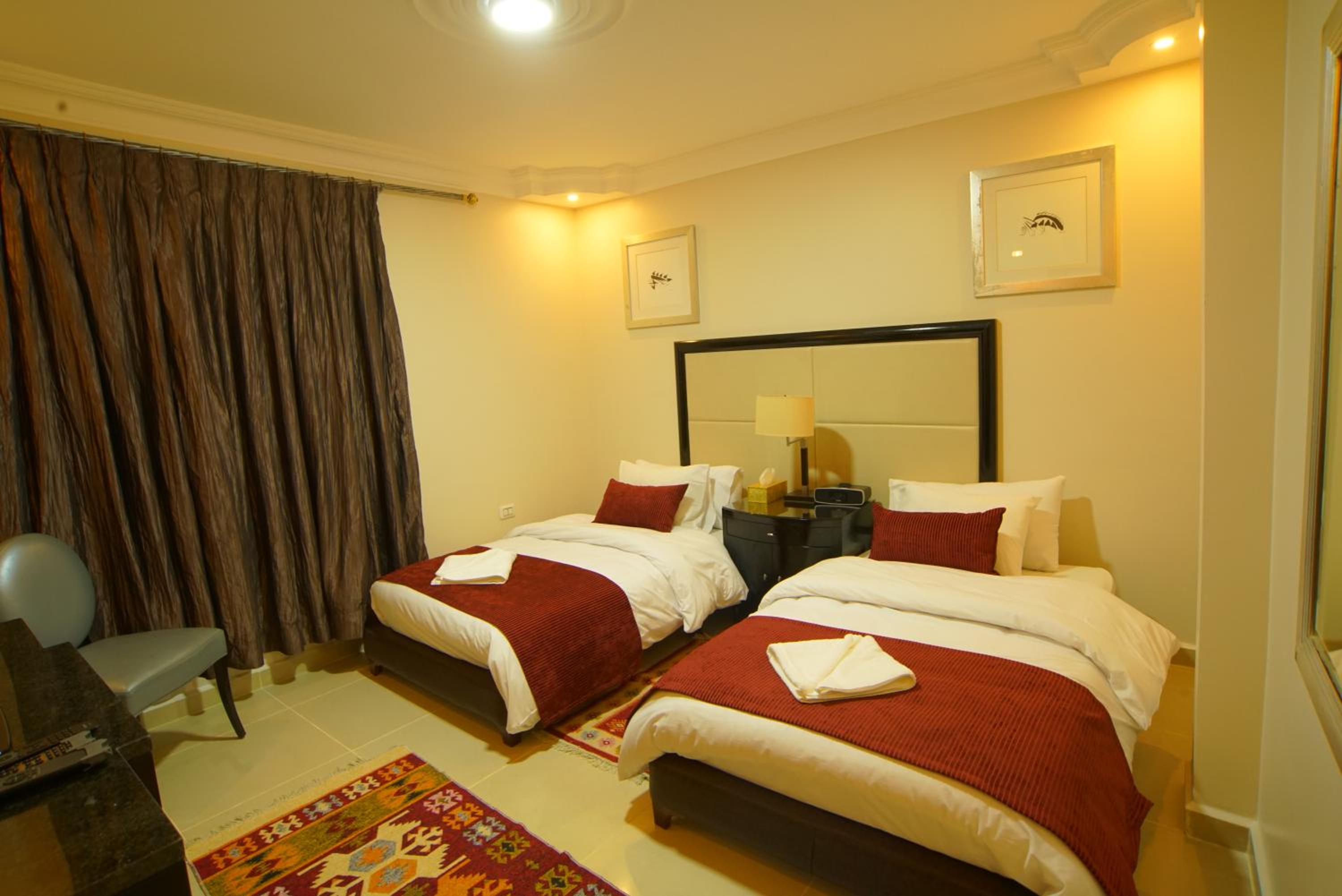 Twin Room with Balcony - Photo 3