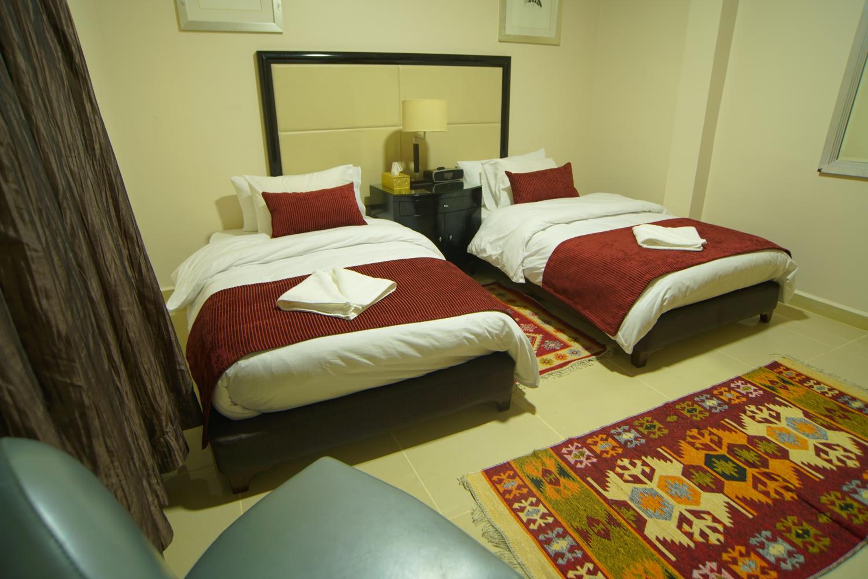 Standard Twin Room - Photo 6