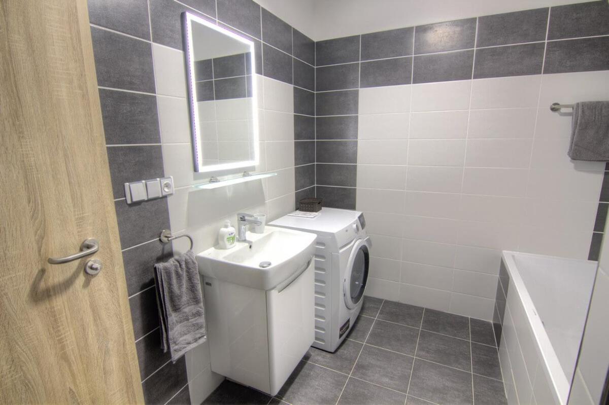 Two-Bedroom Apartment - Photo 4