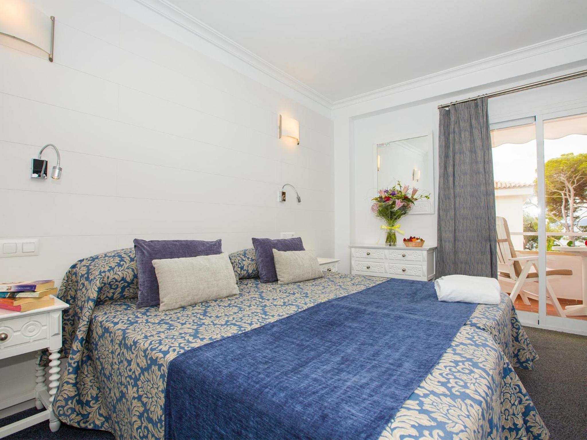 Twin Room - Photo 2