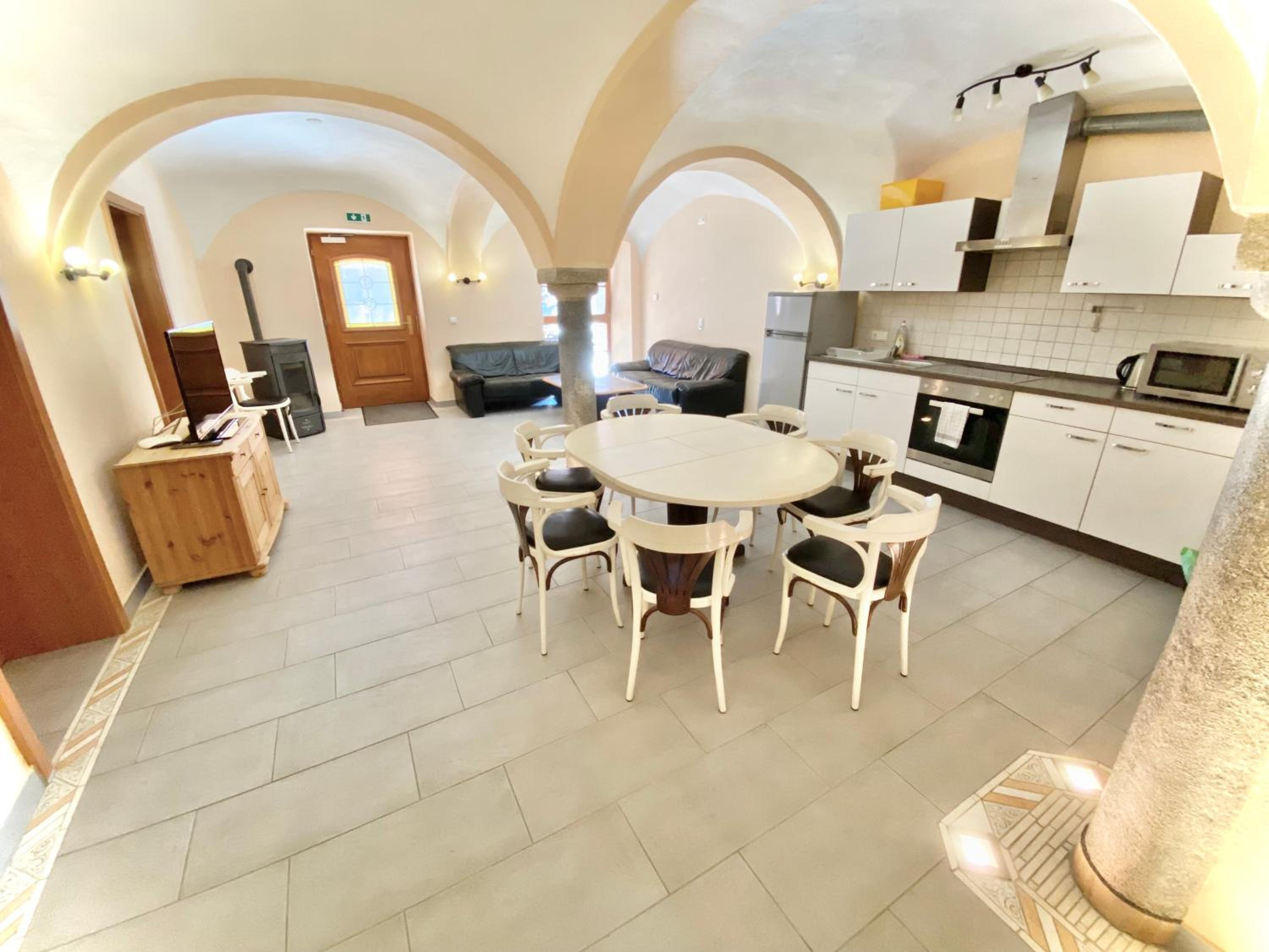Three-Bedroom Apartment - Photo 13