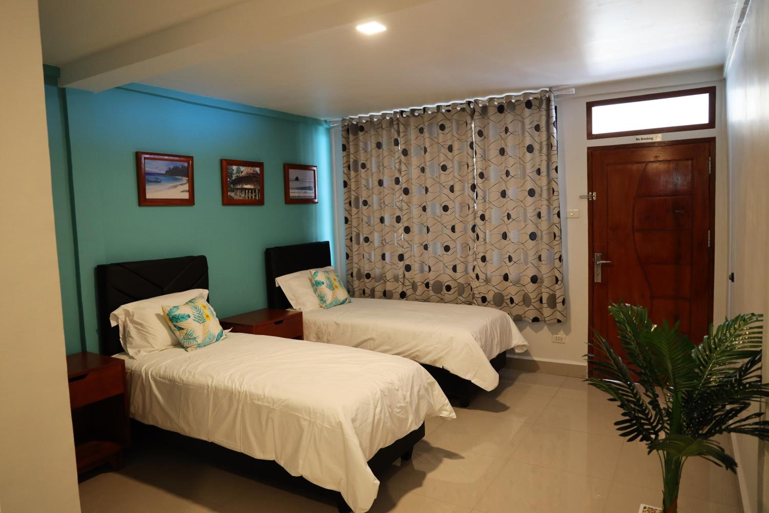Standard Double or Twin Room with Balcony - Photo 11