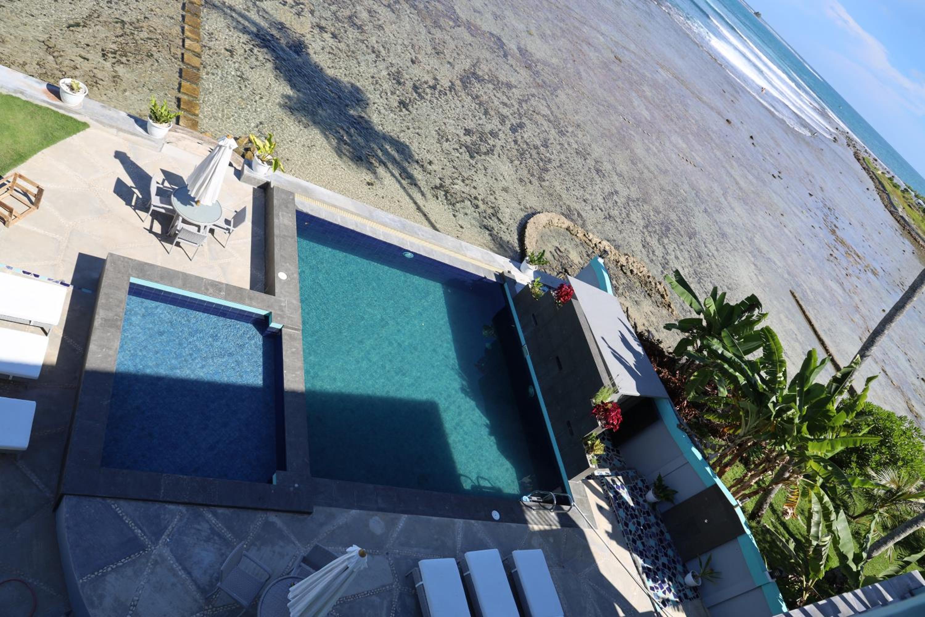 Deluxe Suite with Sea View - Photo 14