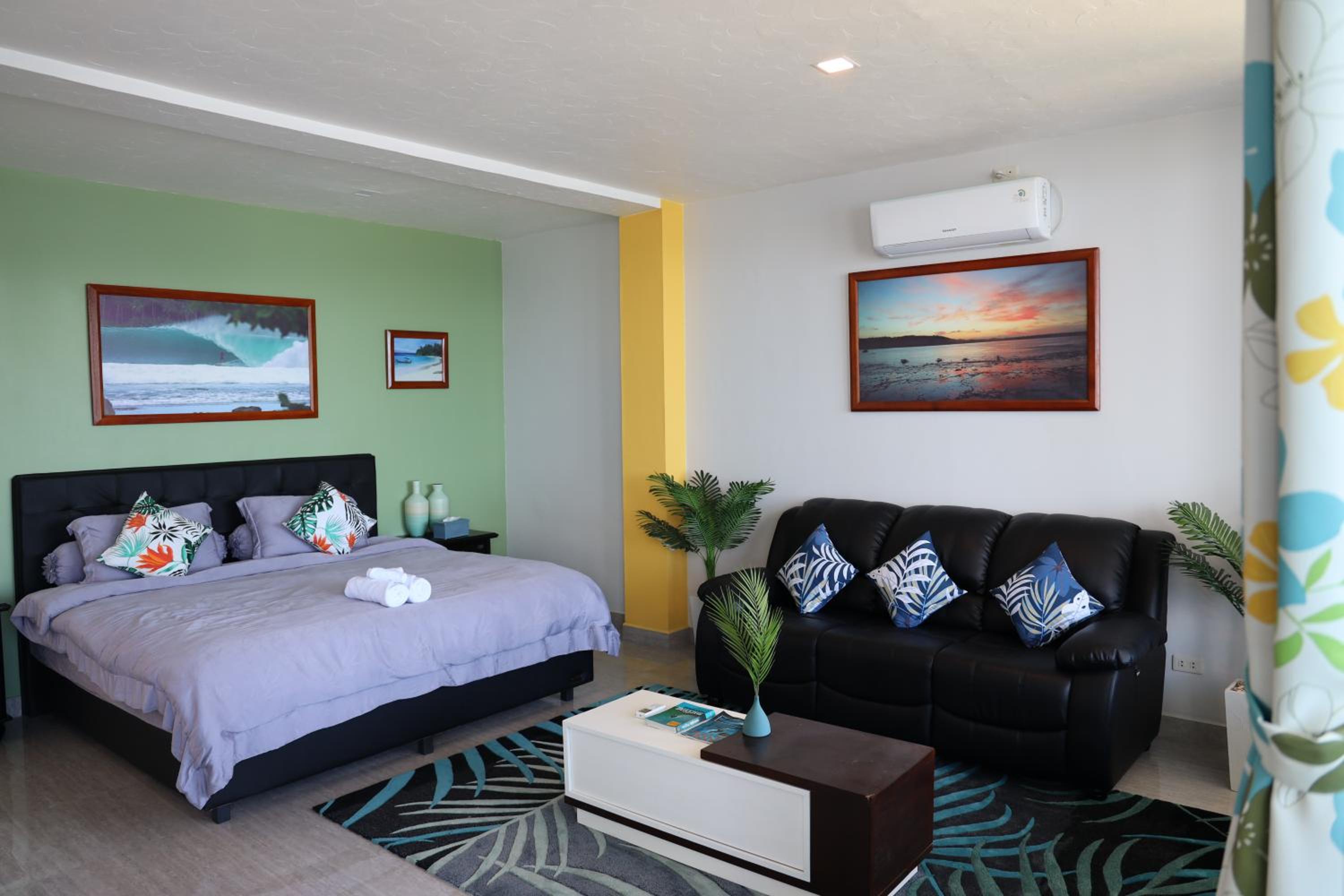 Deluxe Suite with Sea View - Photo 1