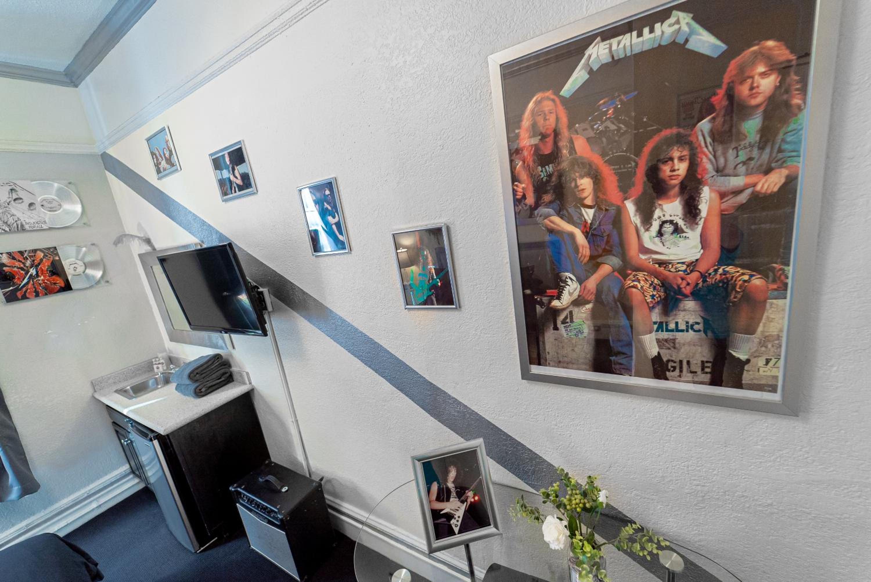 Metallica Room with Shared Bathroom