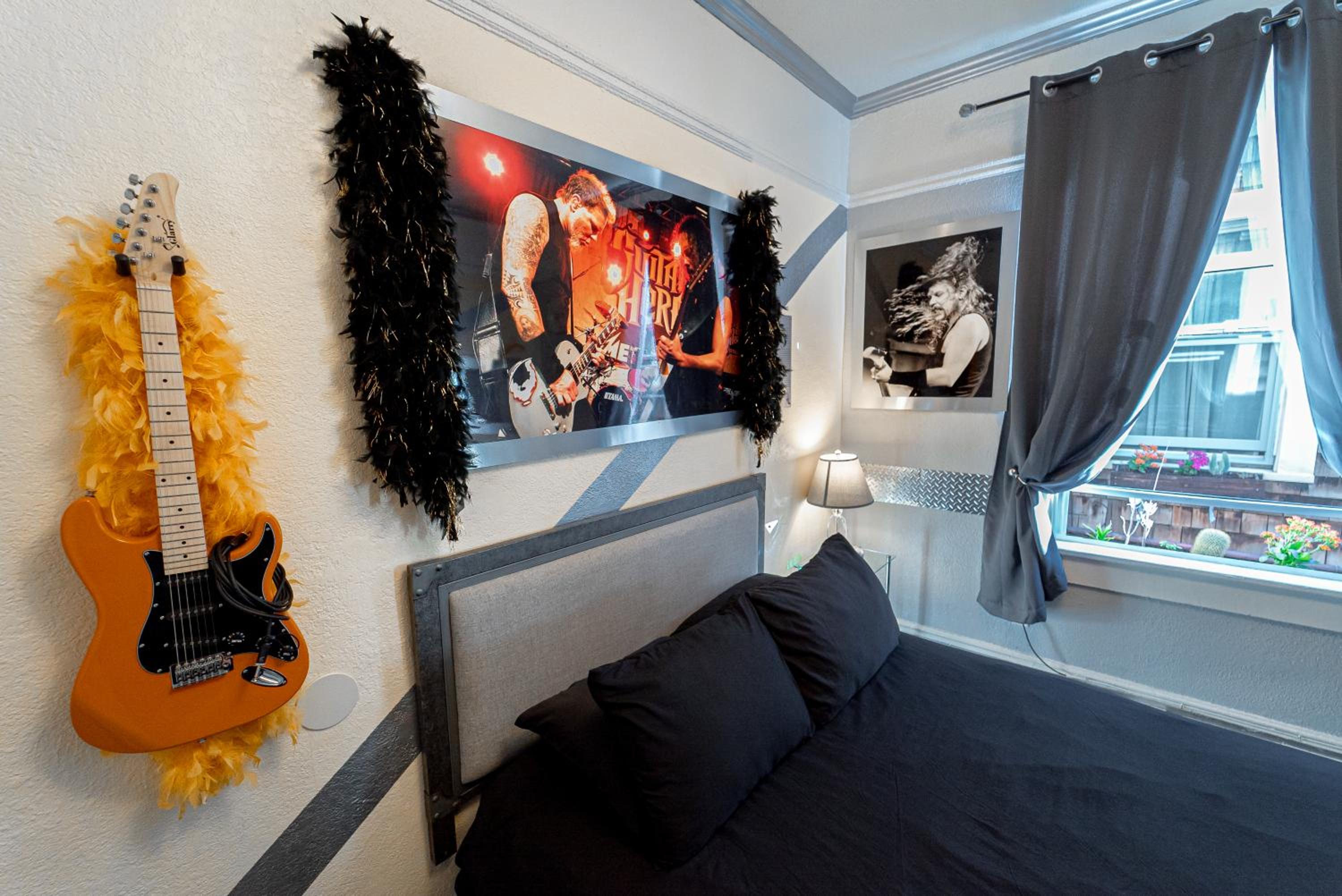Metallica Room with Shared Bathroom