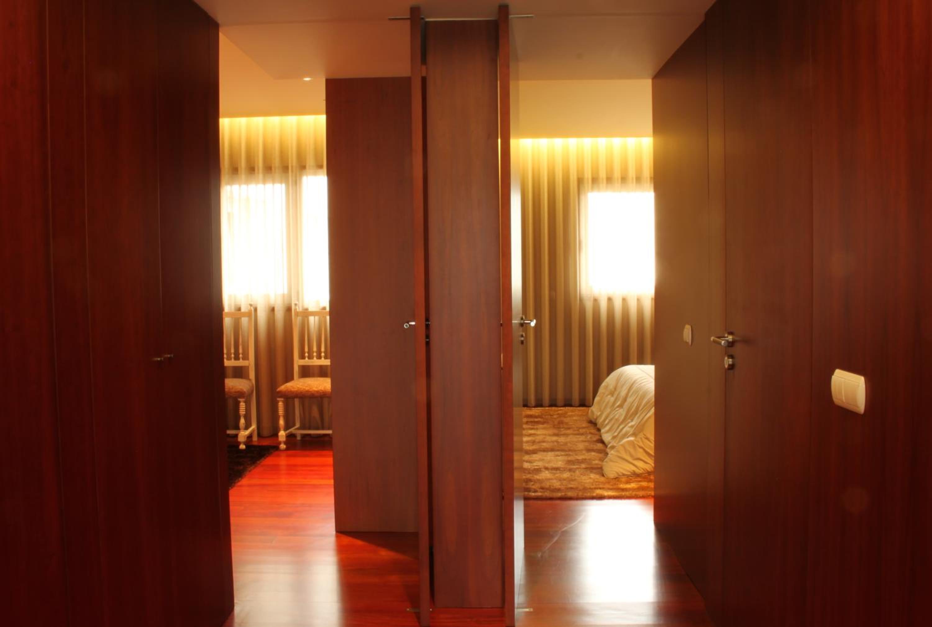 Three-Bedroom Apartment photo 1