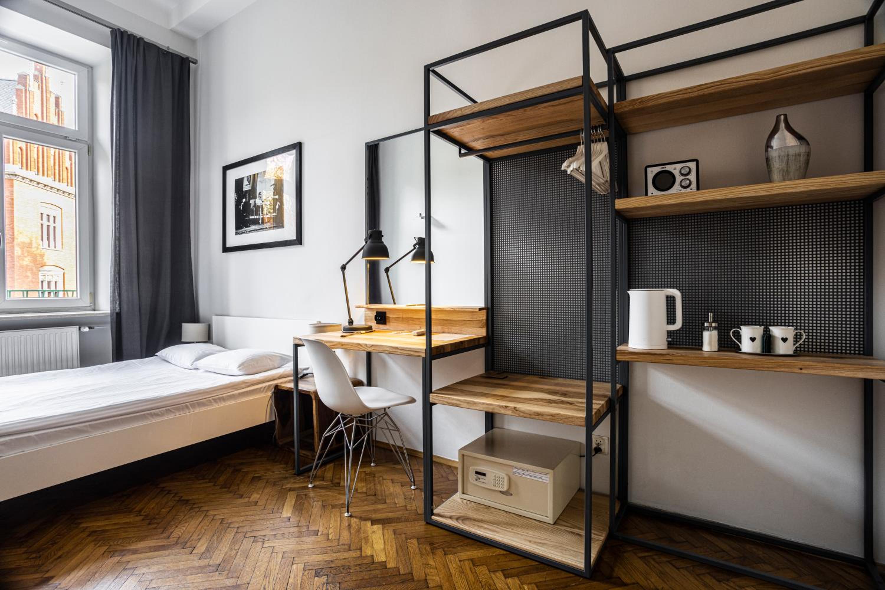 Standard Double Room - Photo 10