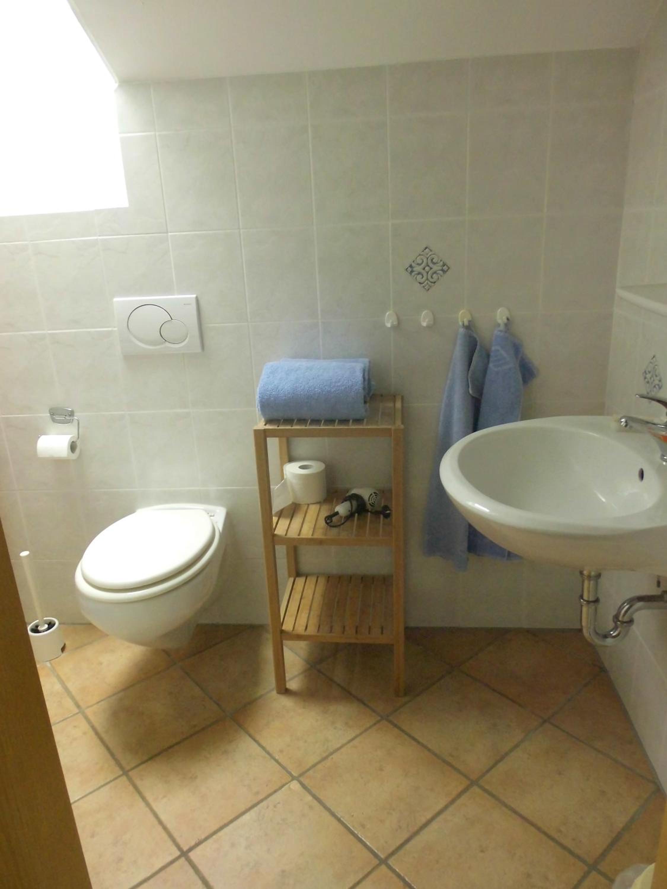 Apartment with Shower photo 2