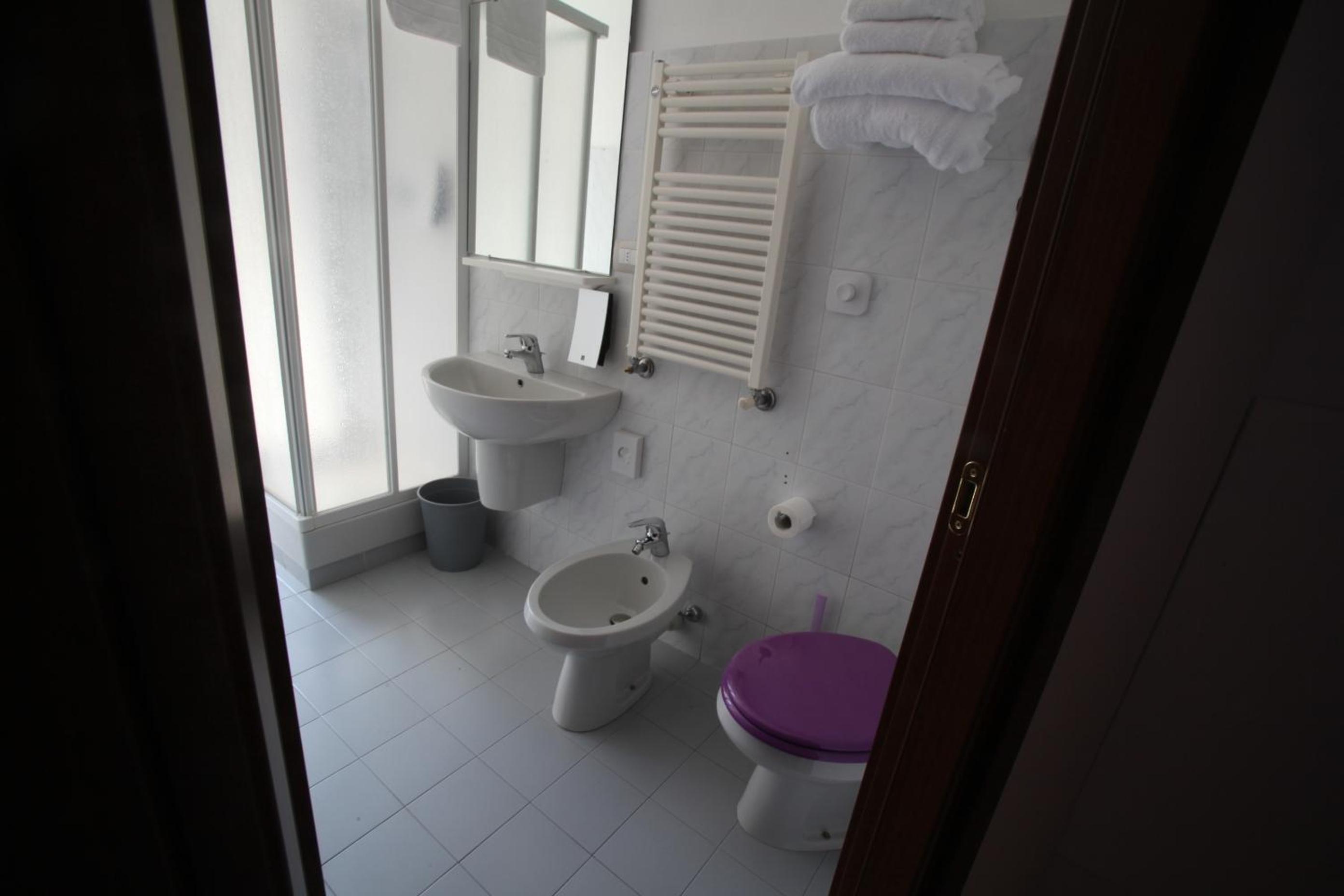 Large Double Room photo 2