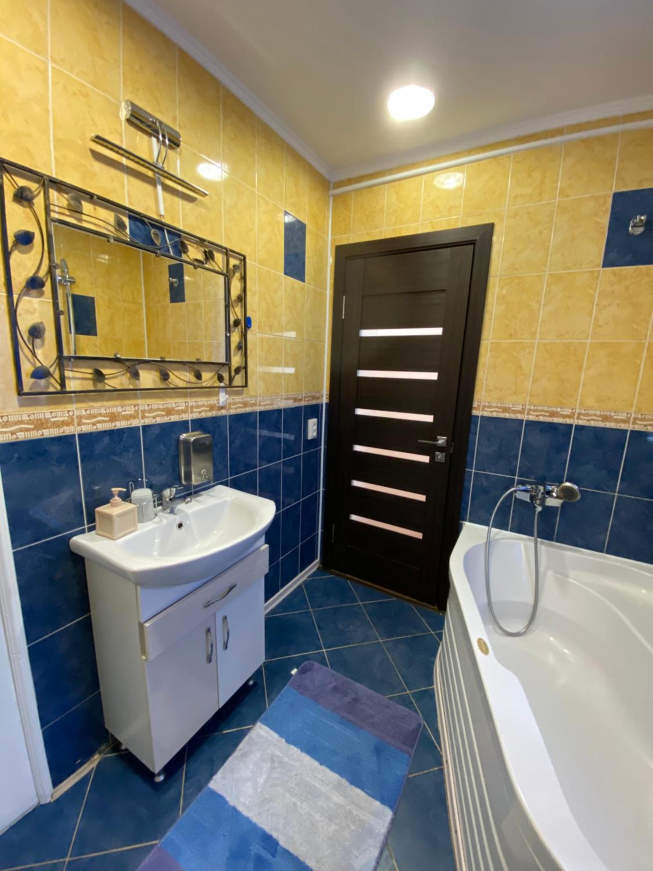Quadruple Room with Bath photo 3
