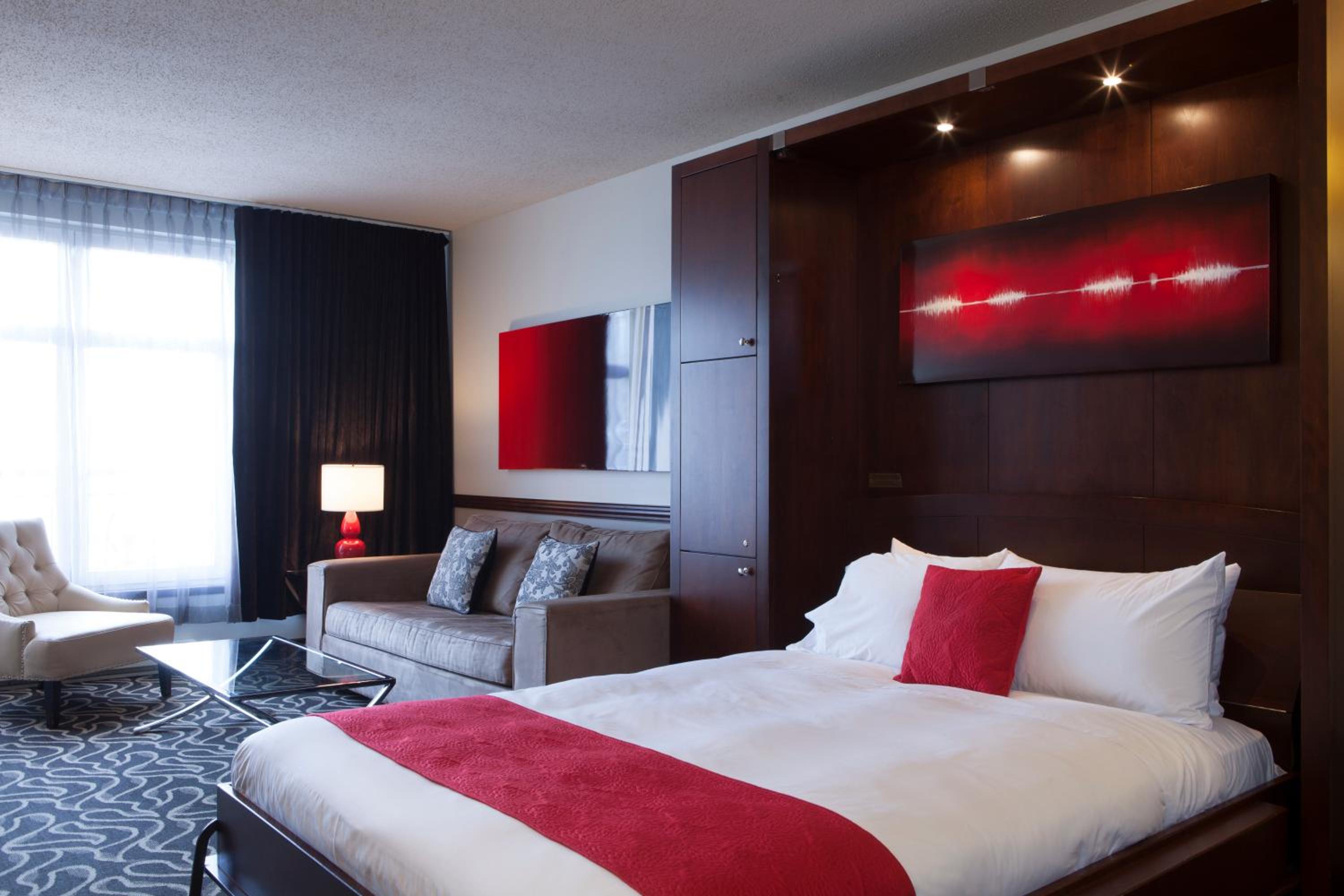 Deluxe Queen Room with Two Queen Beds photo 1
