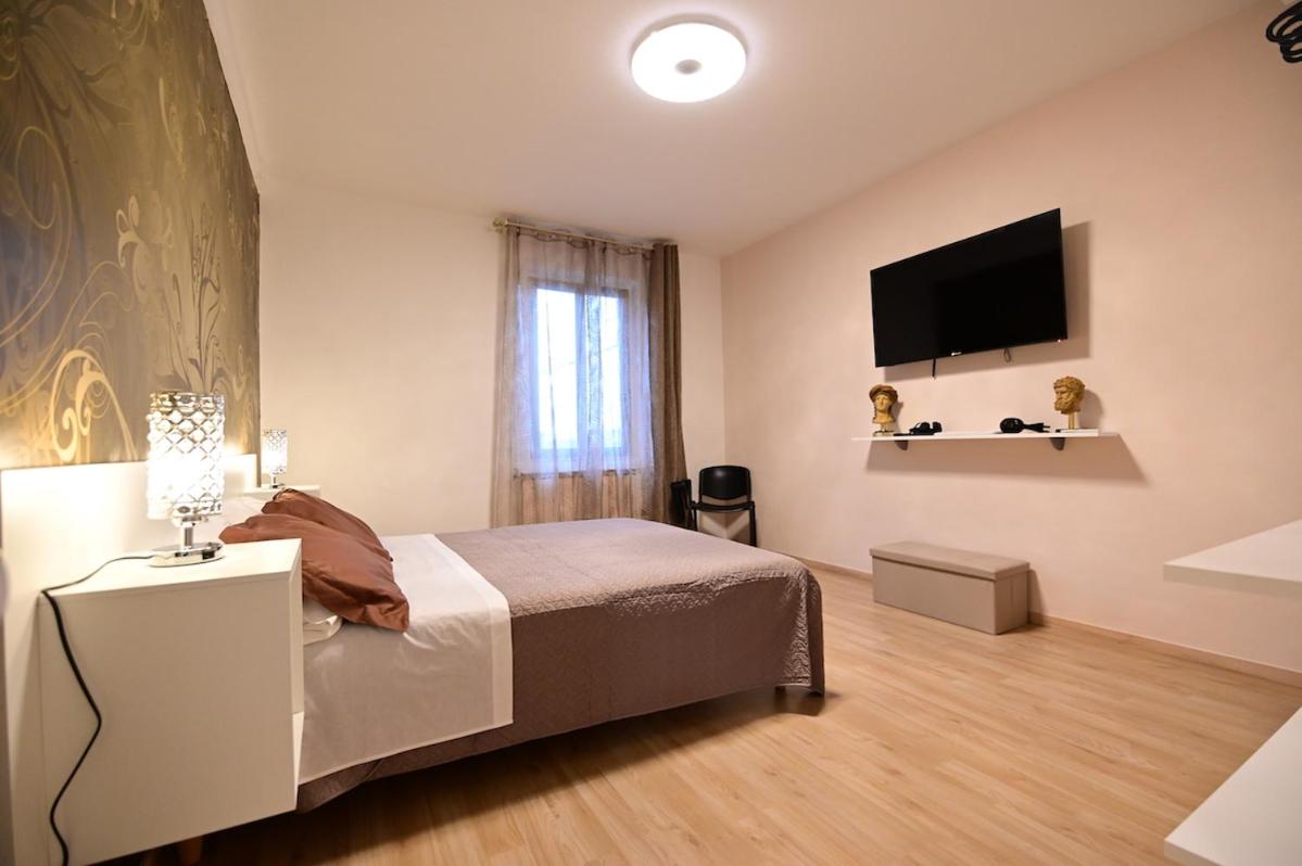Double Room with Private Bathroom photo 1