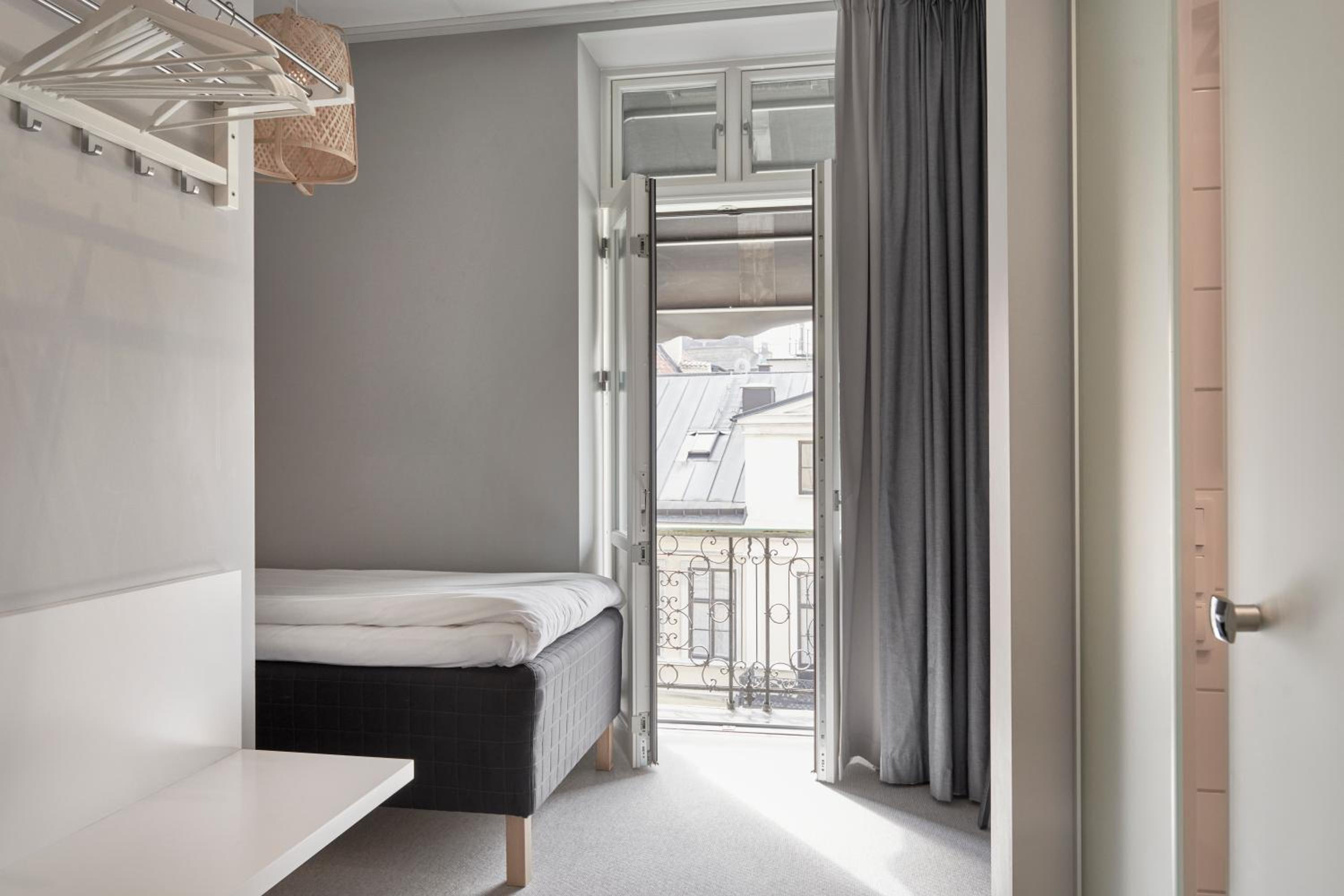 Single Room photo 3