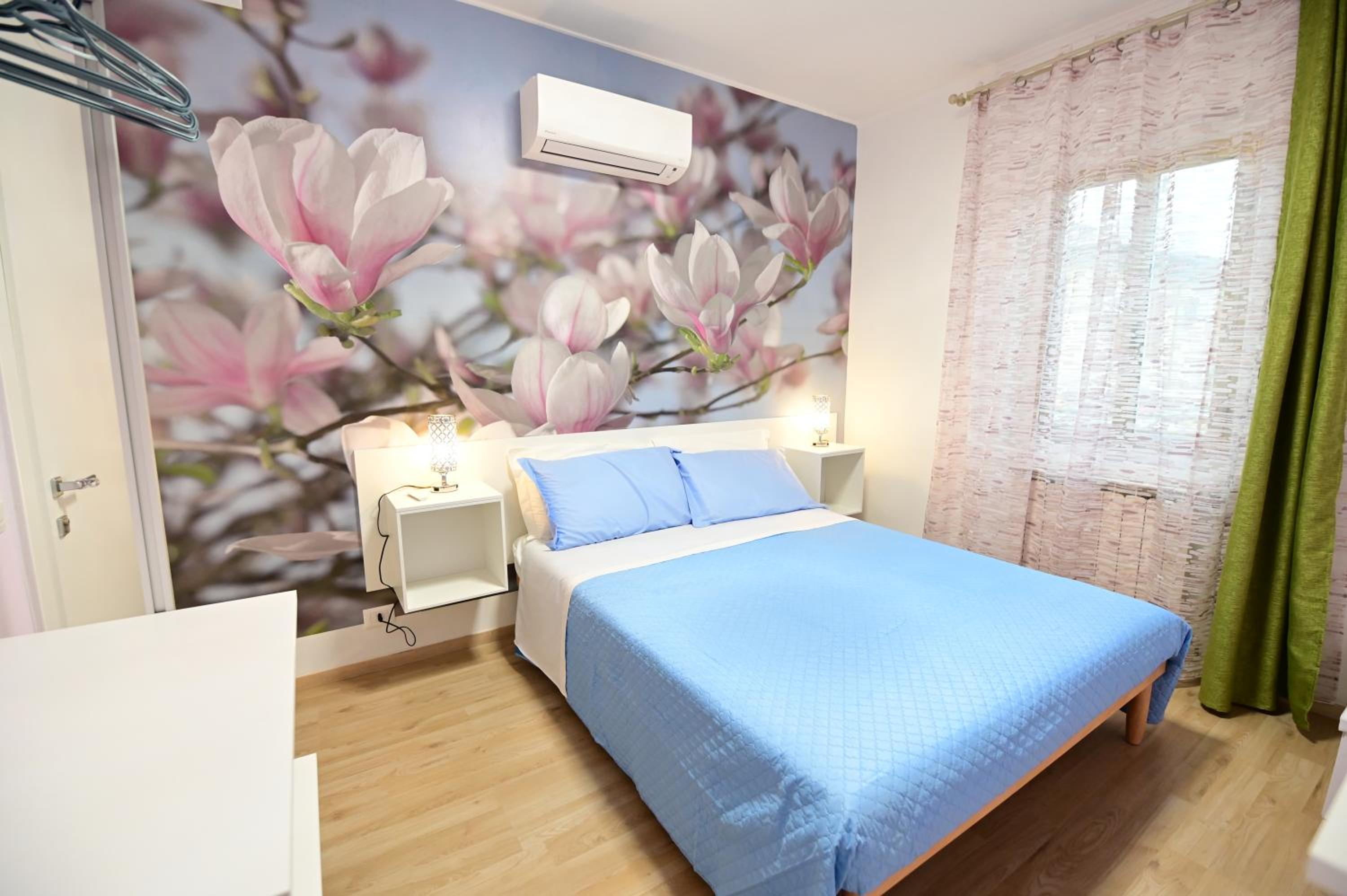 Large Double Room photo 3