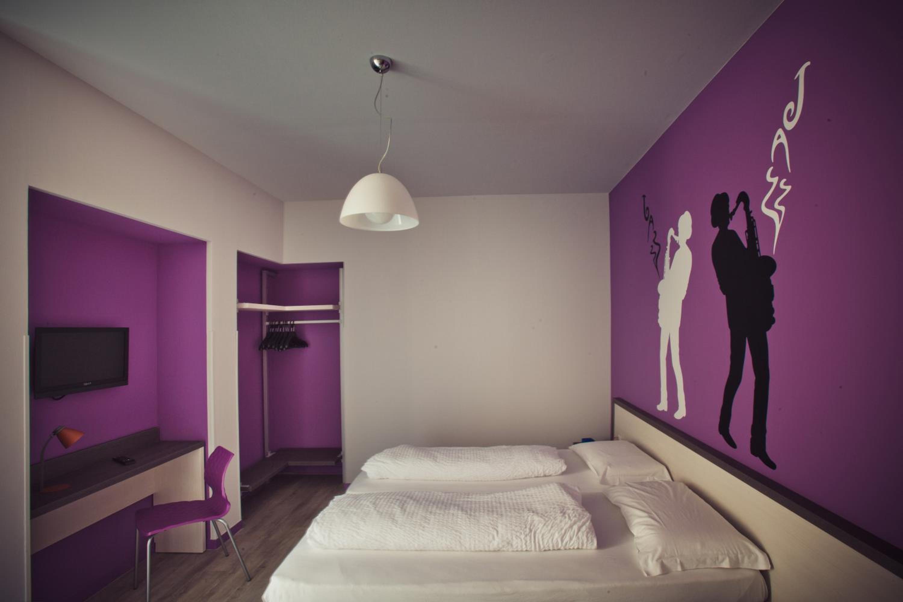 Large Double Room photo 1