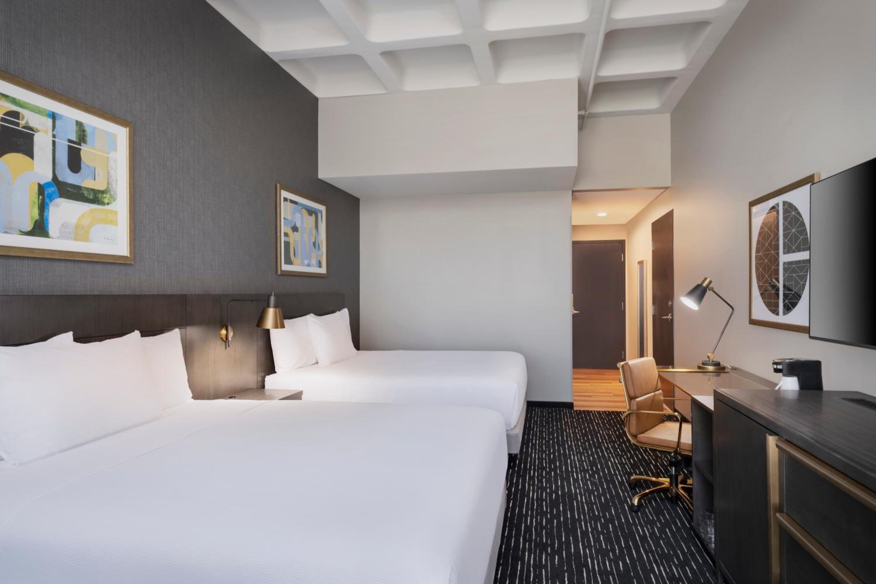 Accessible | Two Queen Beds/Tub
