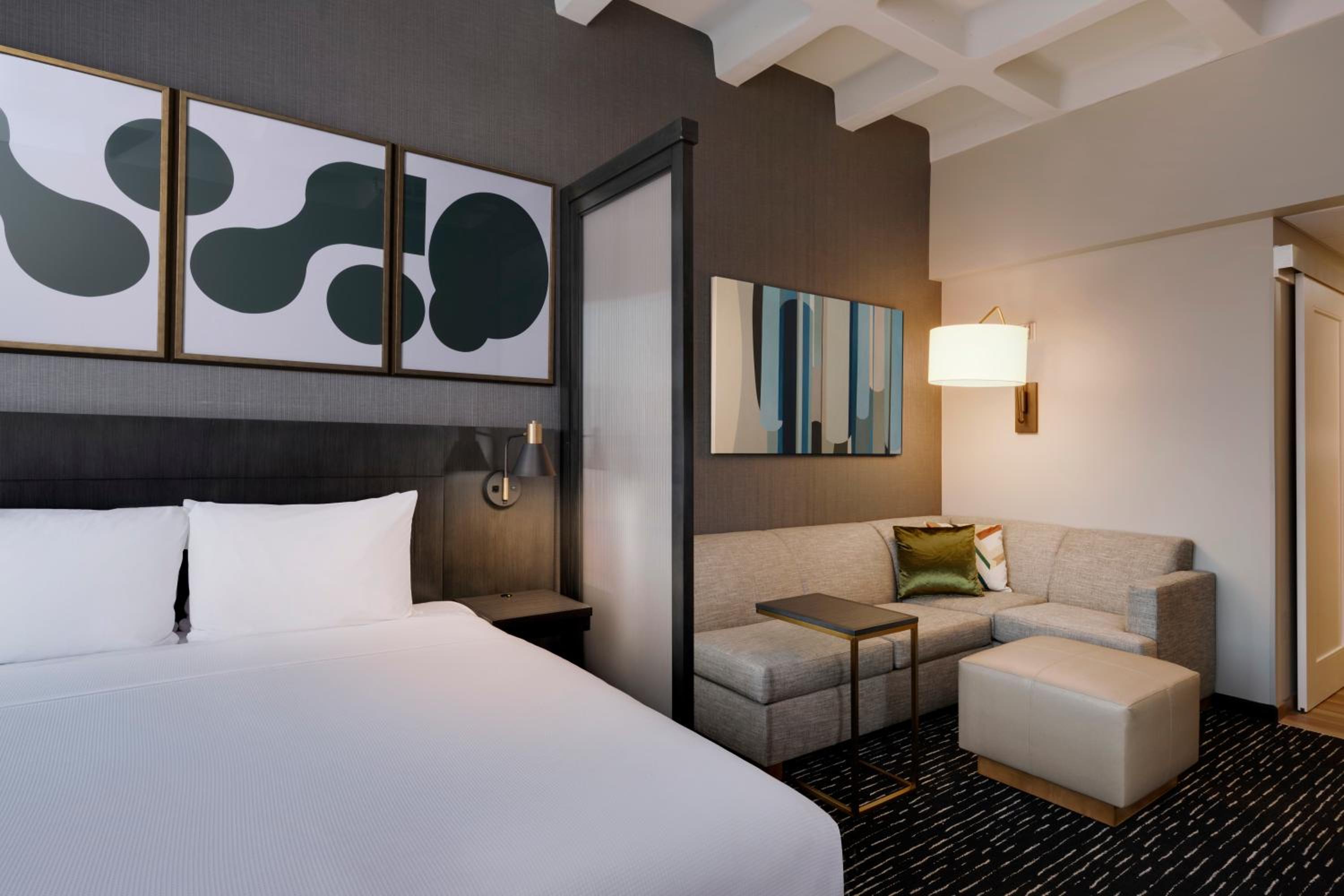 High Floor | King Bed (Plus Sofa Bed)