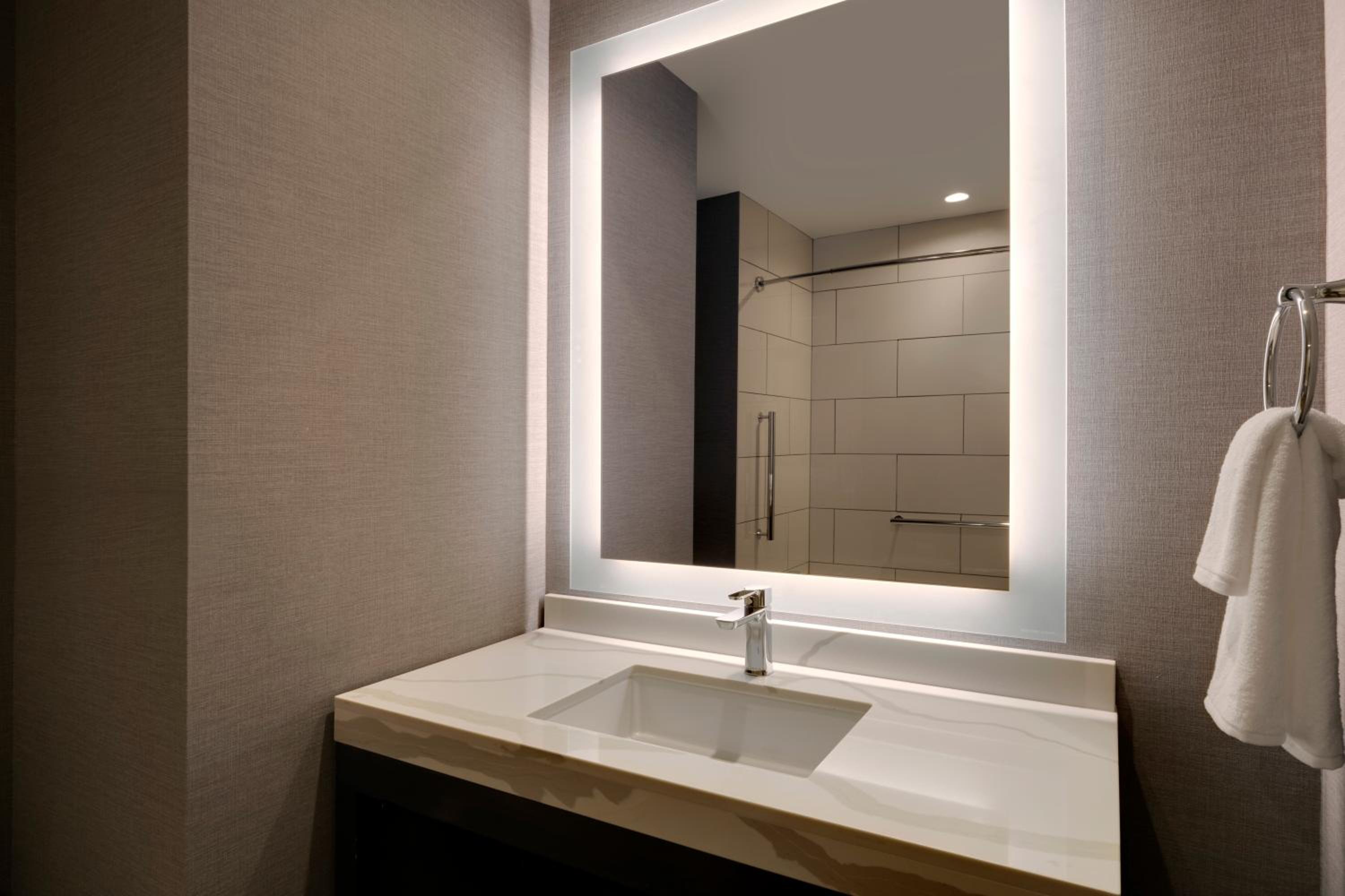 Studio Kitchen Suite (Interior Room) | Two Queen Beds (Plus Sofa Bed)