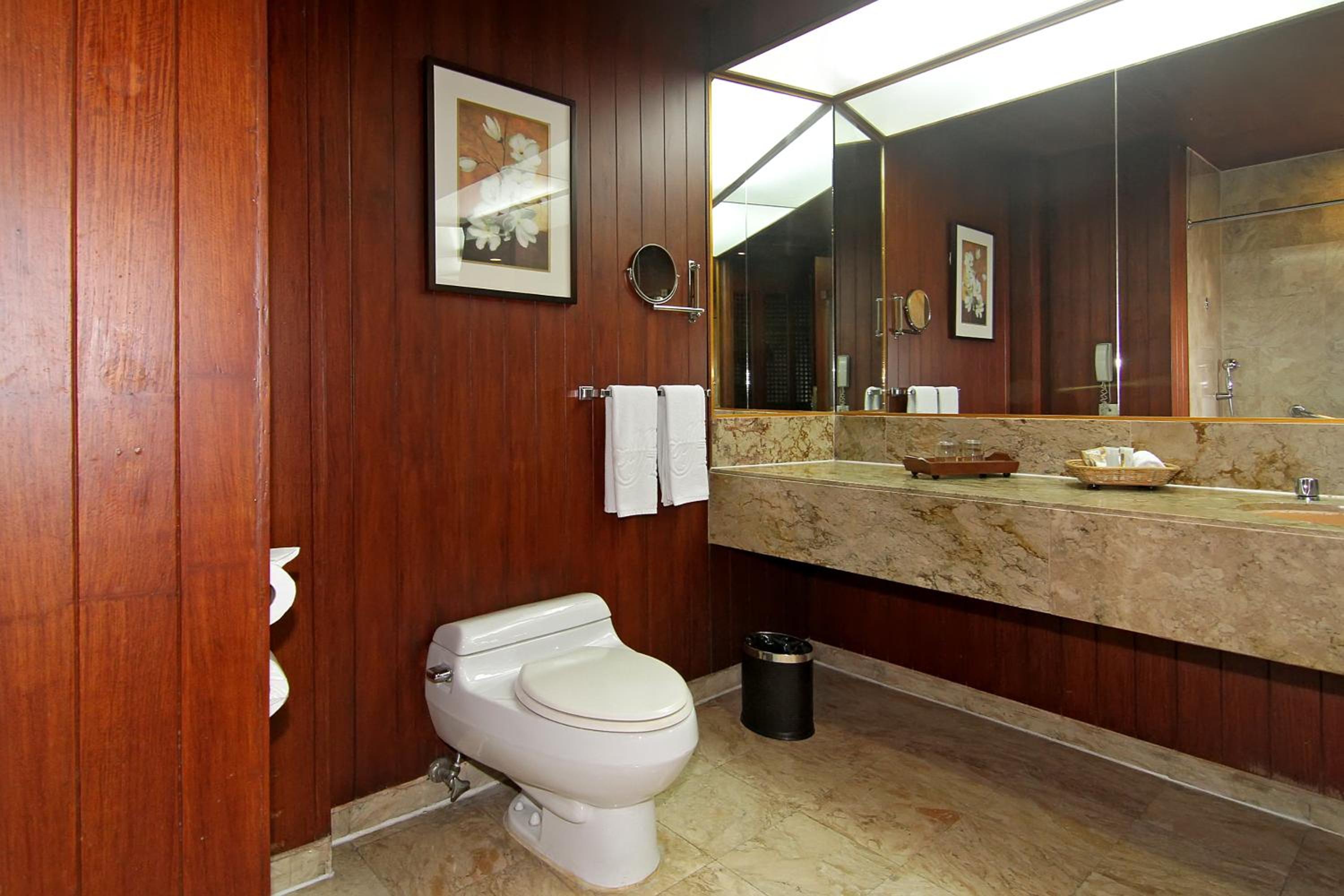 Veranda Suite - Photo 9