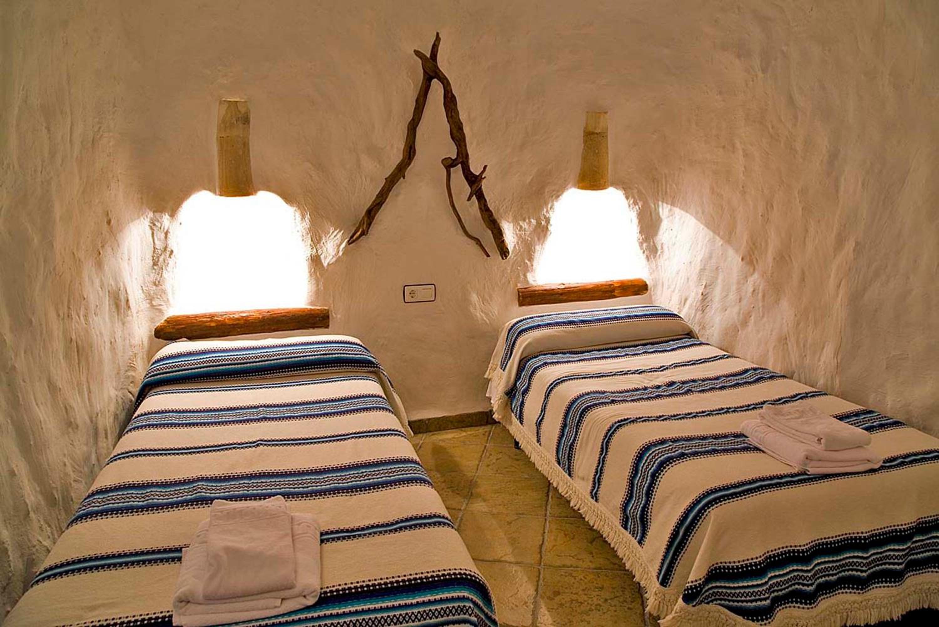 Cave (6 Adults)  photo 3