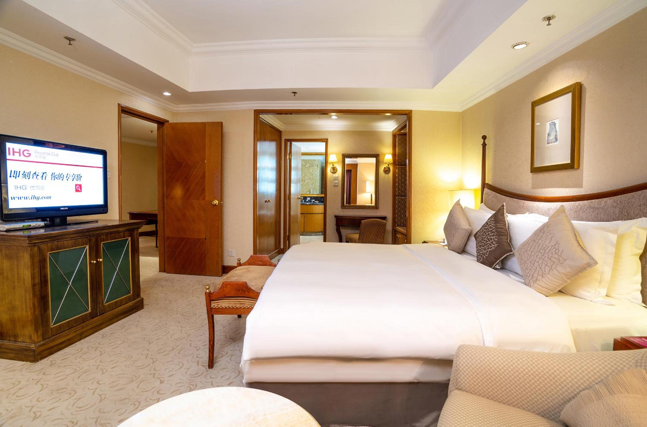 Executive Business Suite - Photo 5