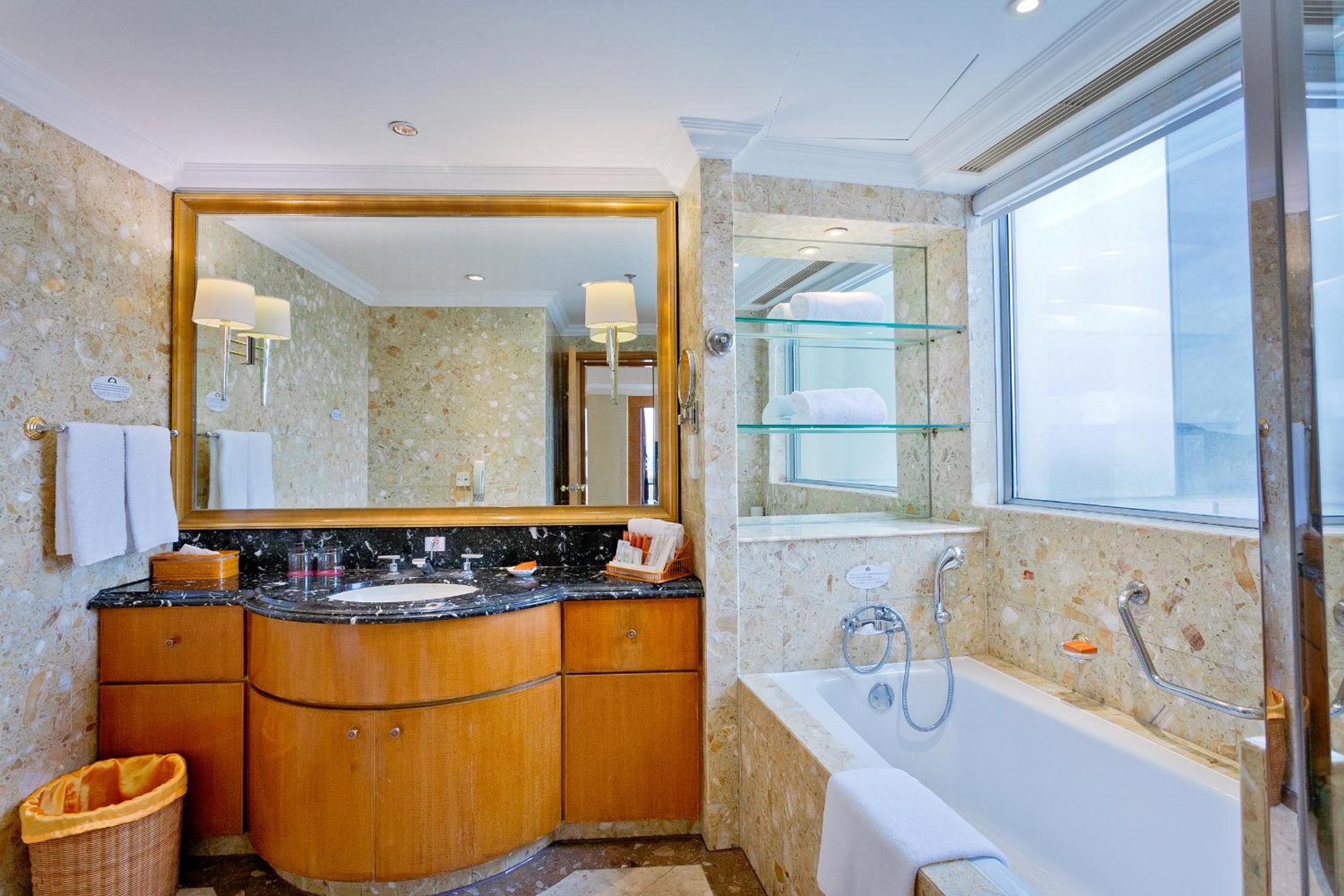 Executive Business Suite - Photo 3