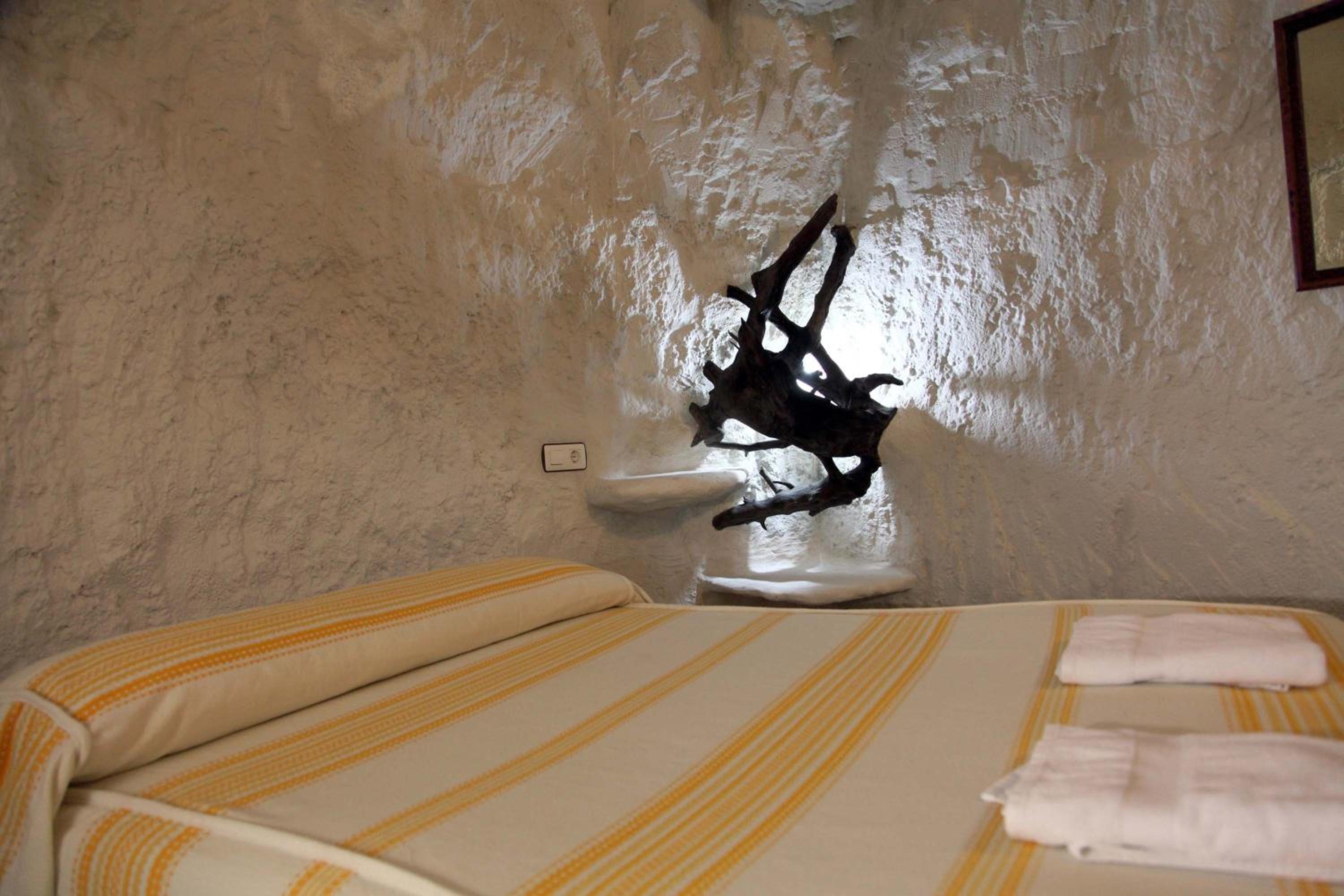 Cueva (6 Adultos)