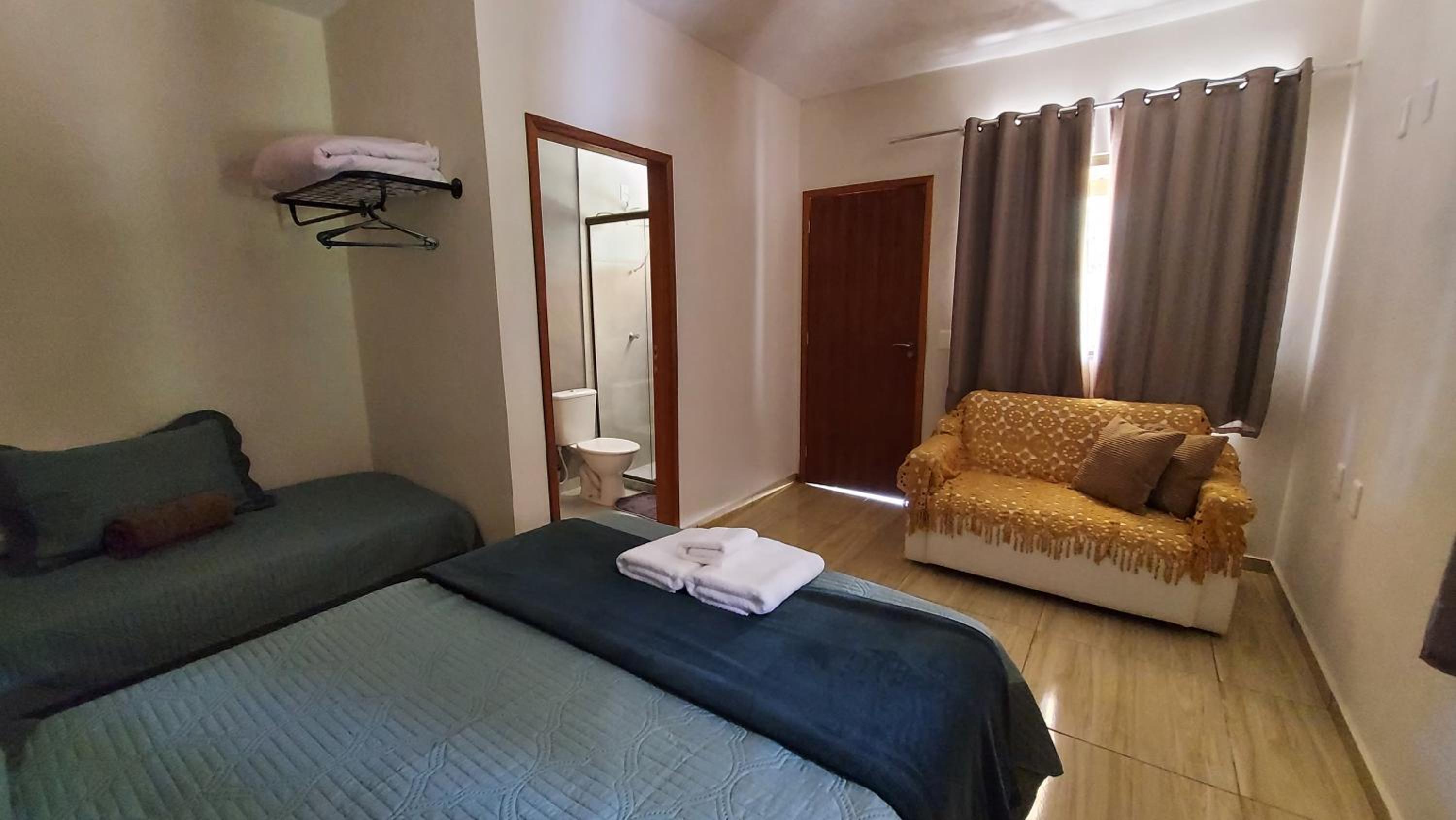 Standard Double Room - Photo 7