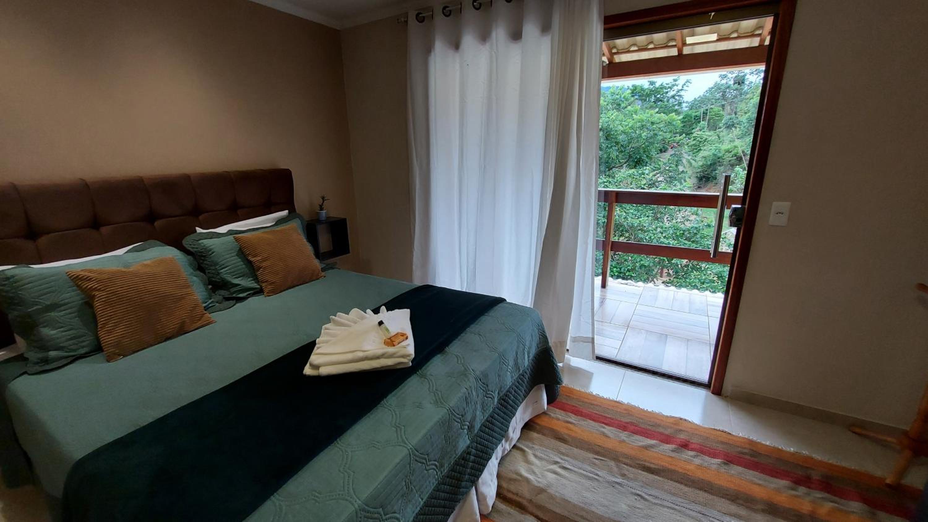 Deluxe Queen Suite - Photo 4