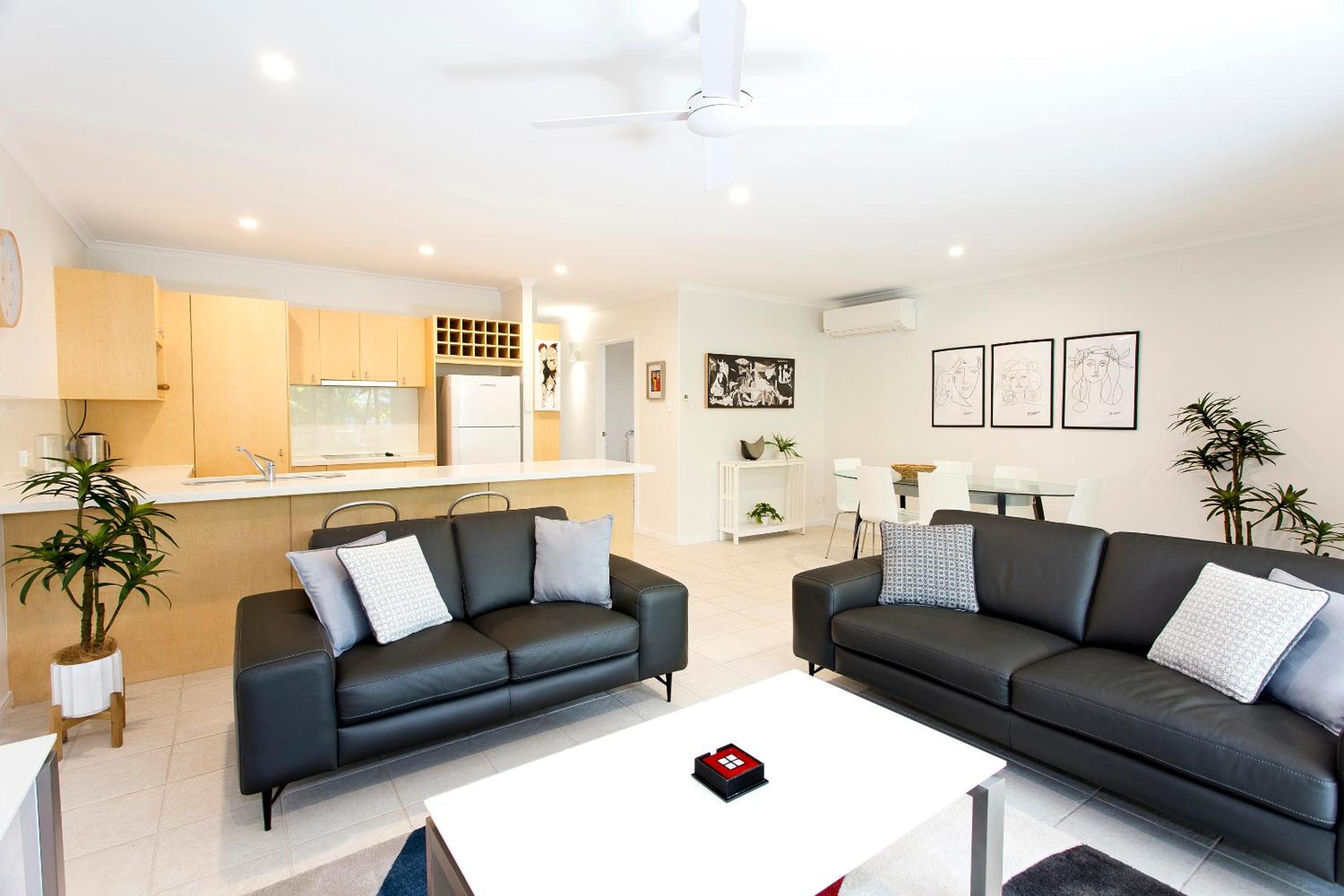 Two-Bedroom Palm View Apartment photo 1