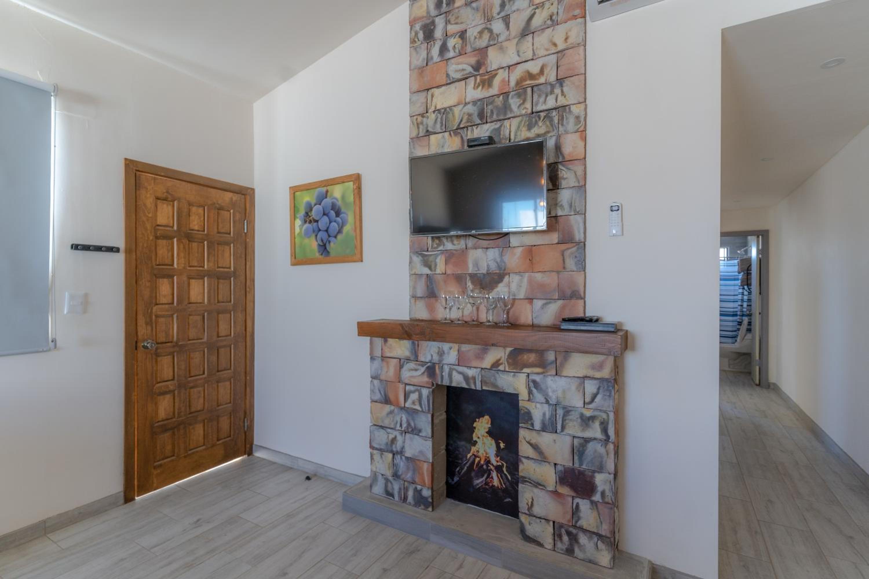 Two-Bedroom Suite - Photo 4