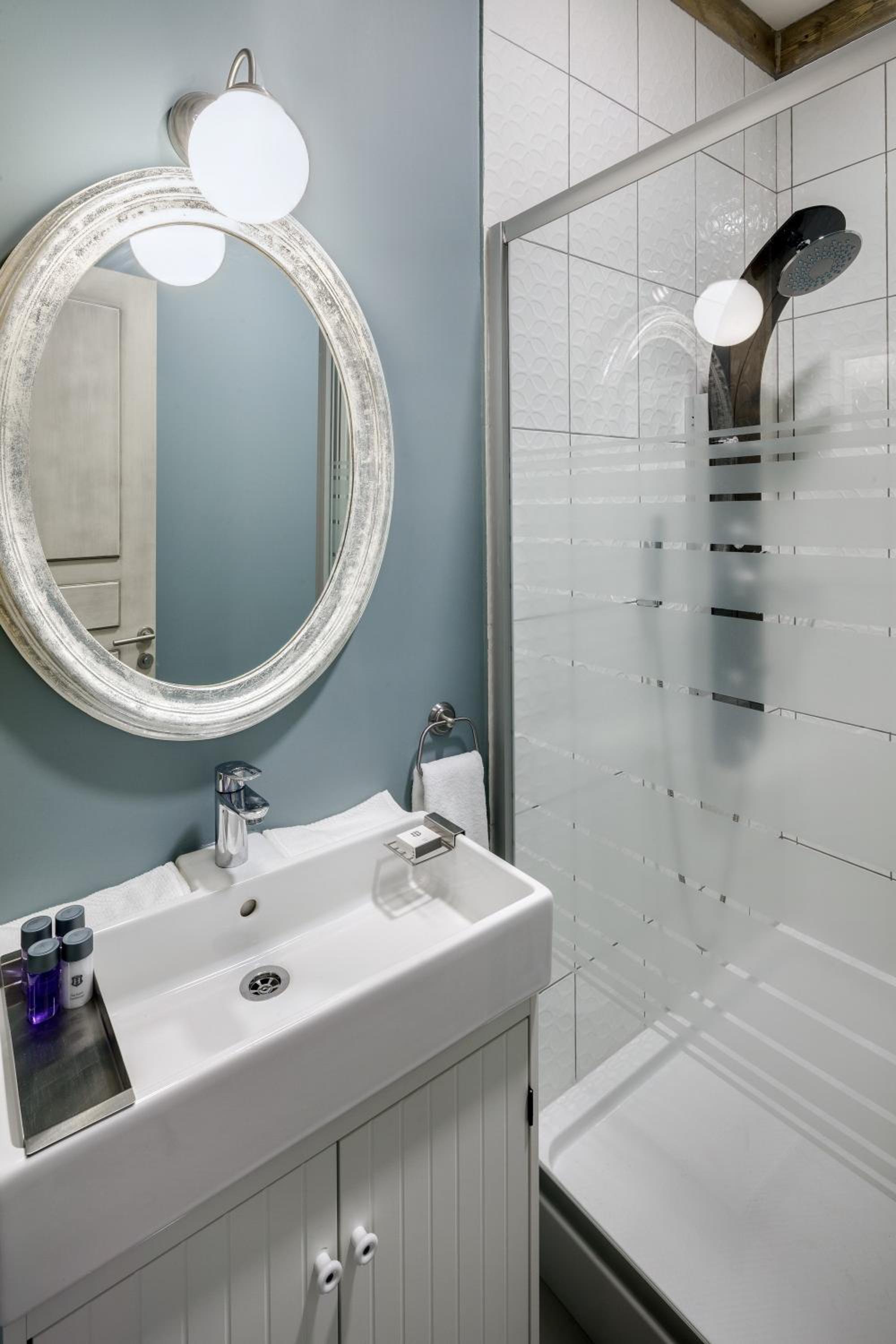 Deluxe Double or Twin Room photo 3