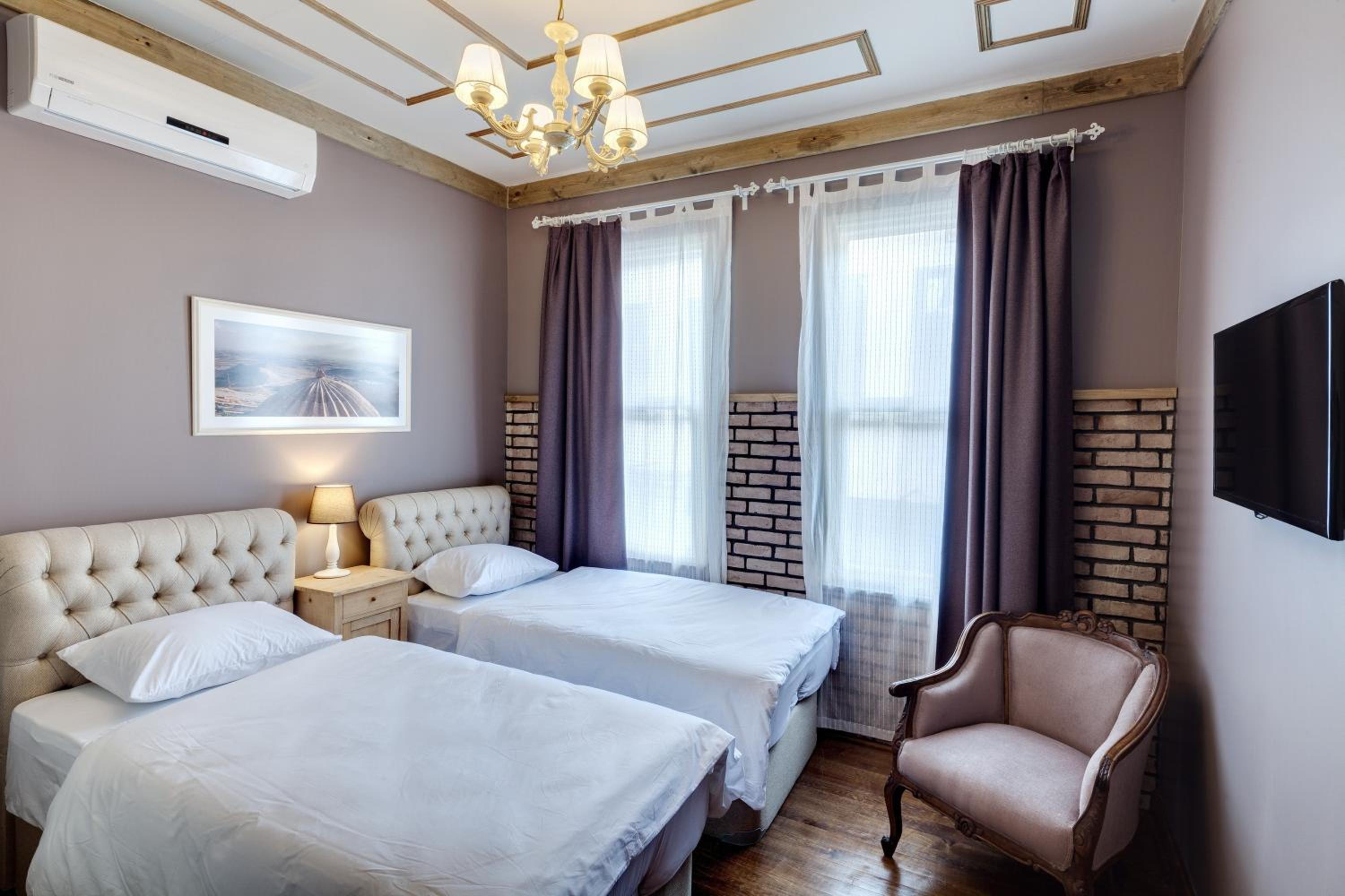 Deluxe Double or Twin Room photo 1