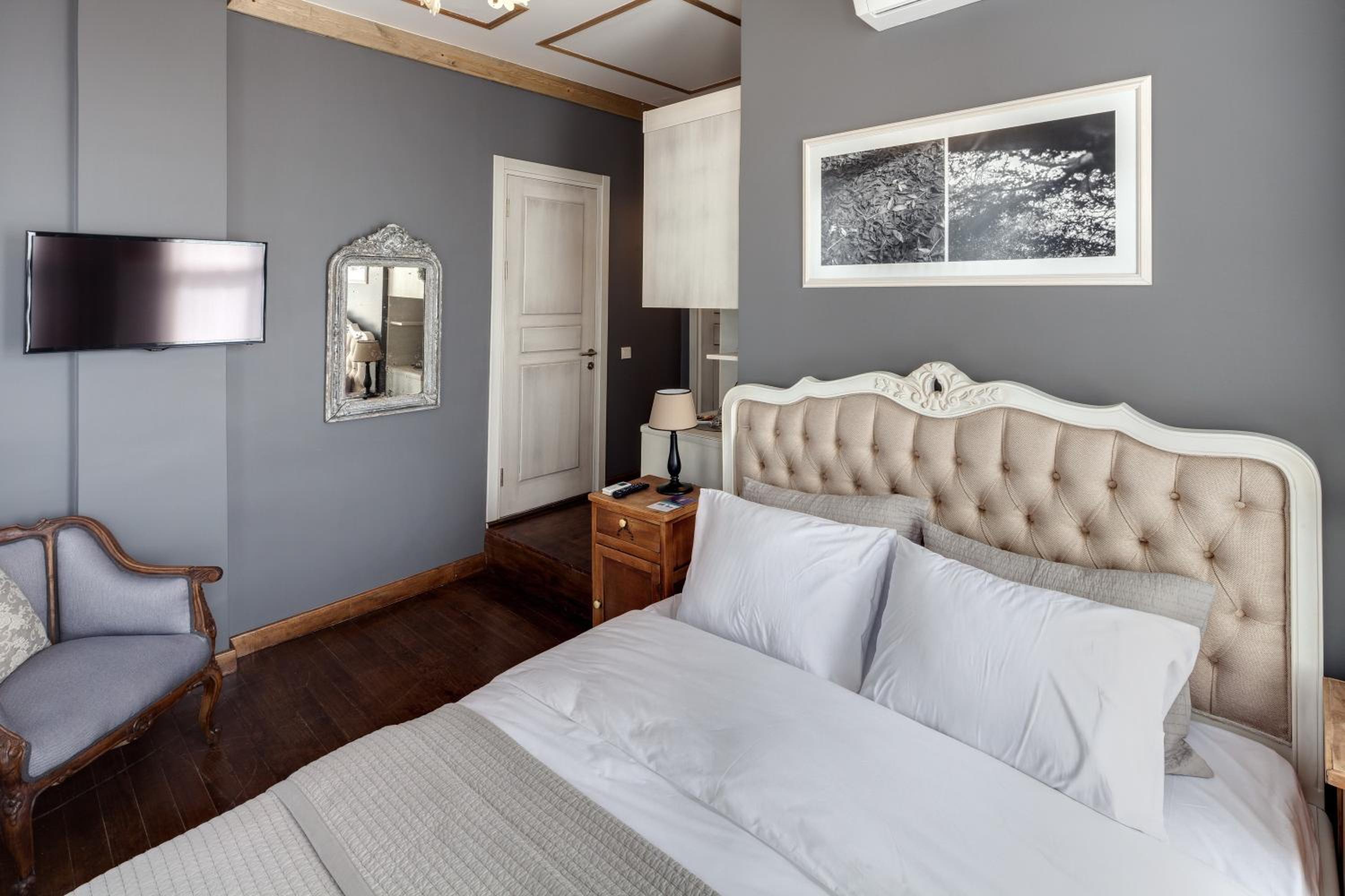 Deluxe King Room photo 3