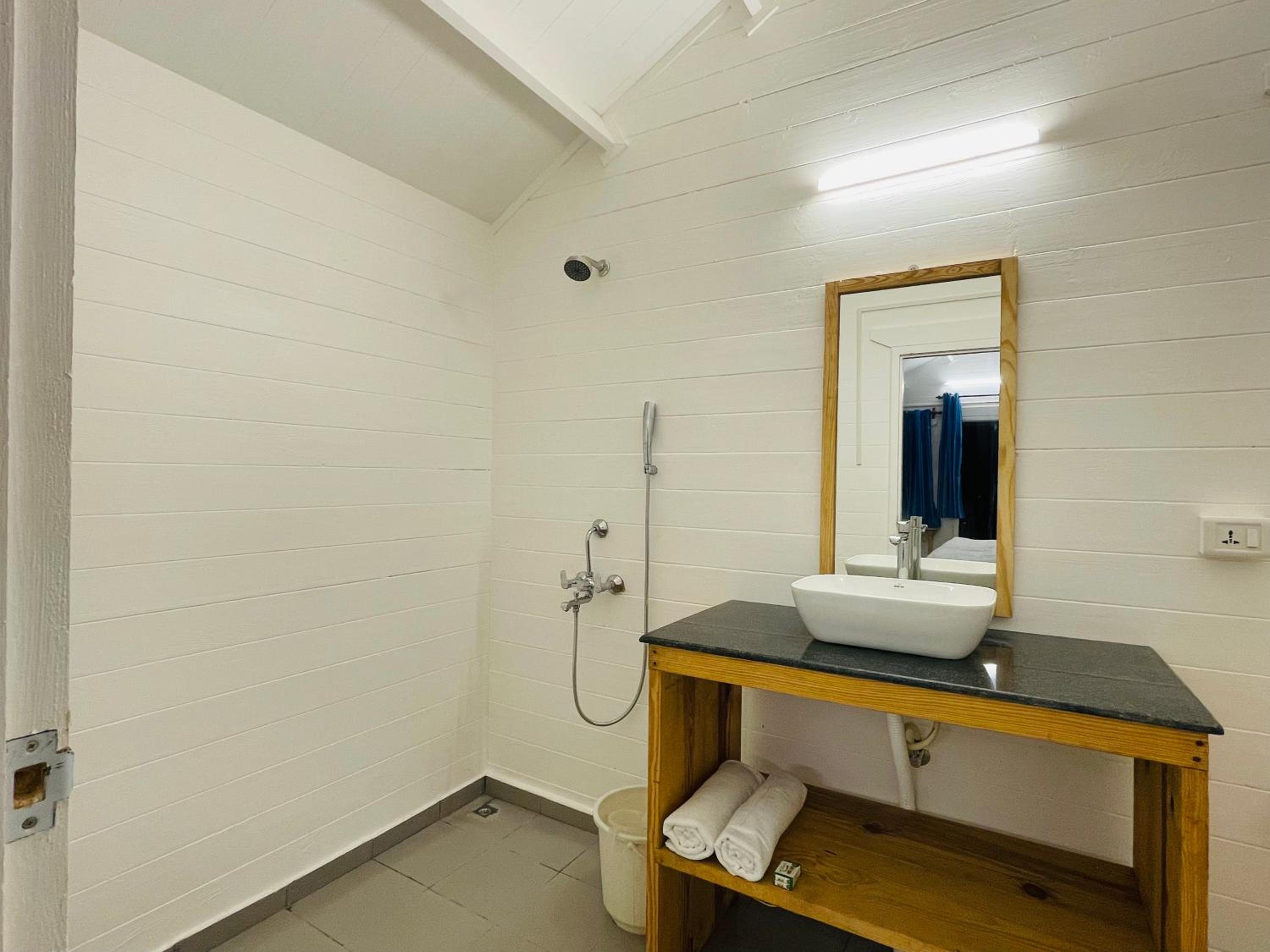 Superior Suite with Sea View - Photo 6