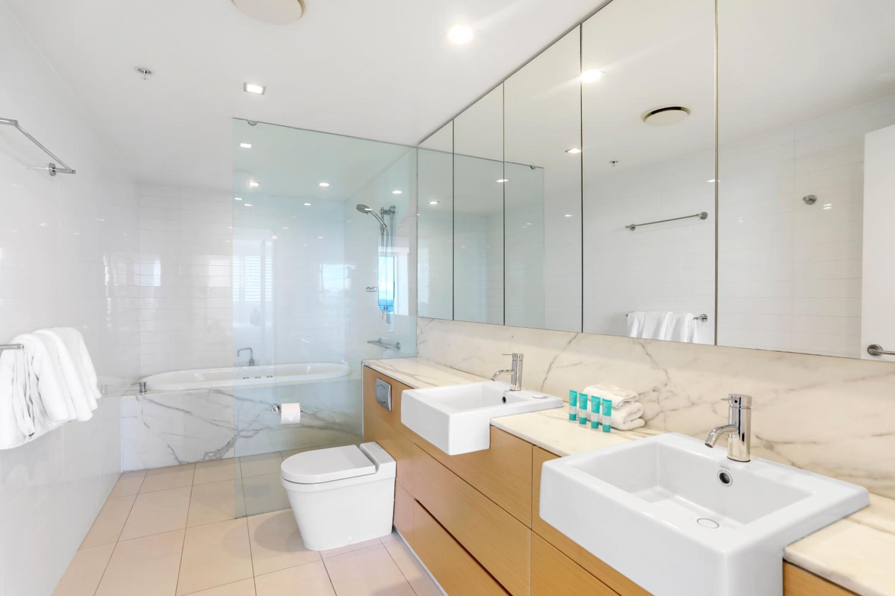 3 Bedroom Superior Ocean View Apartment - Photo 8