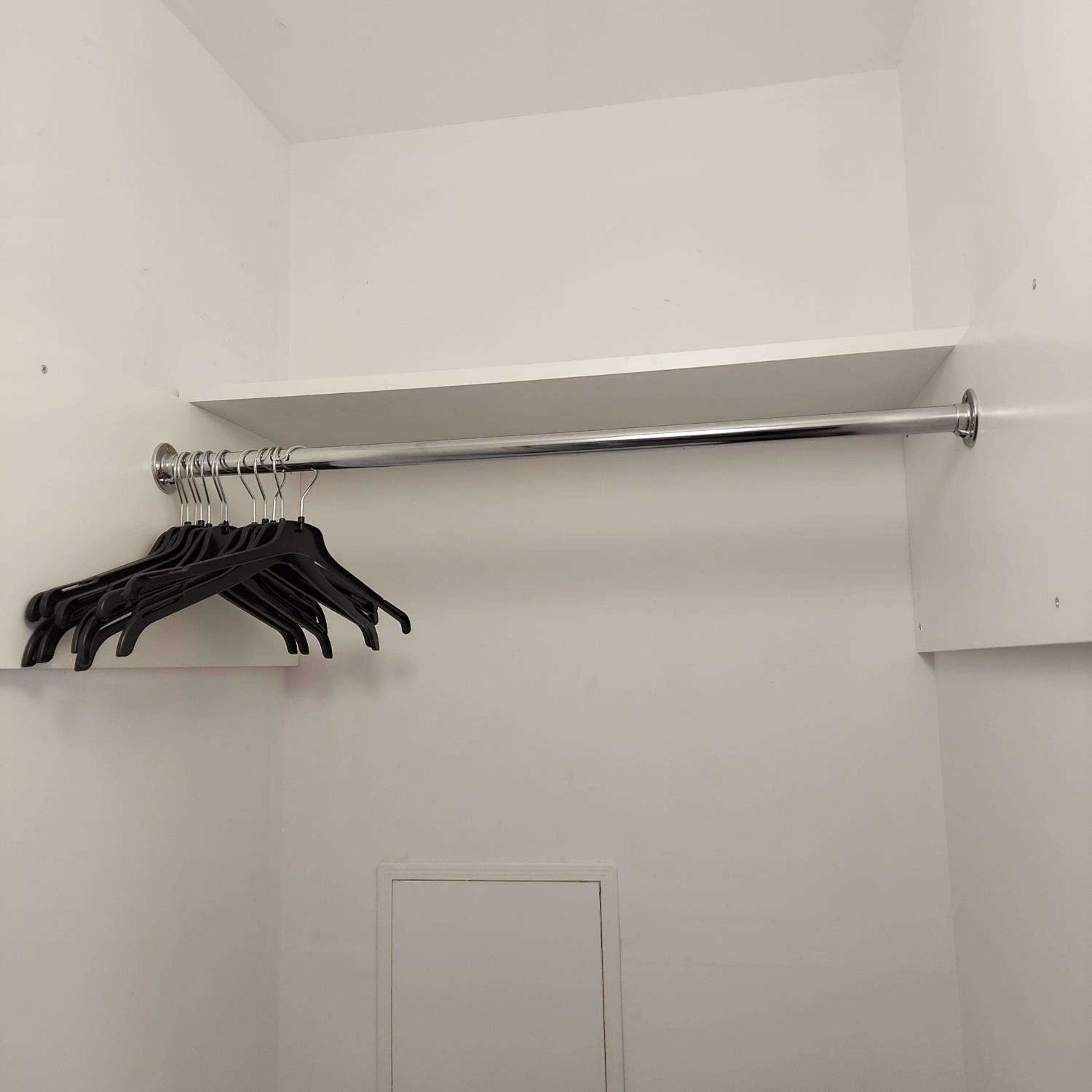 One-Bedroom Apartment - Photo 11