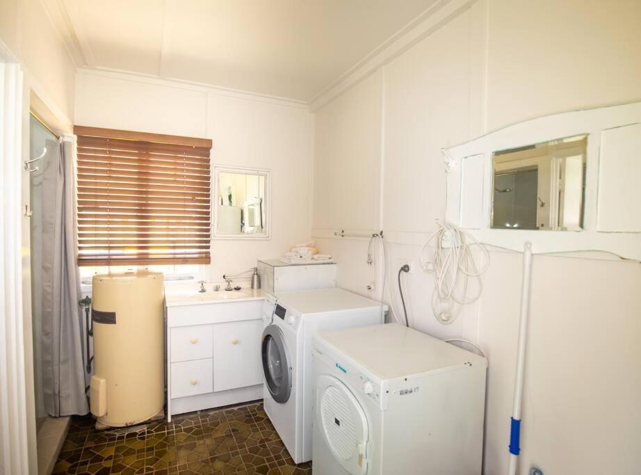 Three-Bedroom House photo 3
