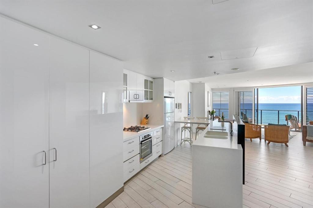 3 Bedroom Superior Ocean View Apartment - Photo 6