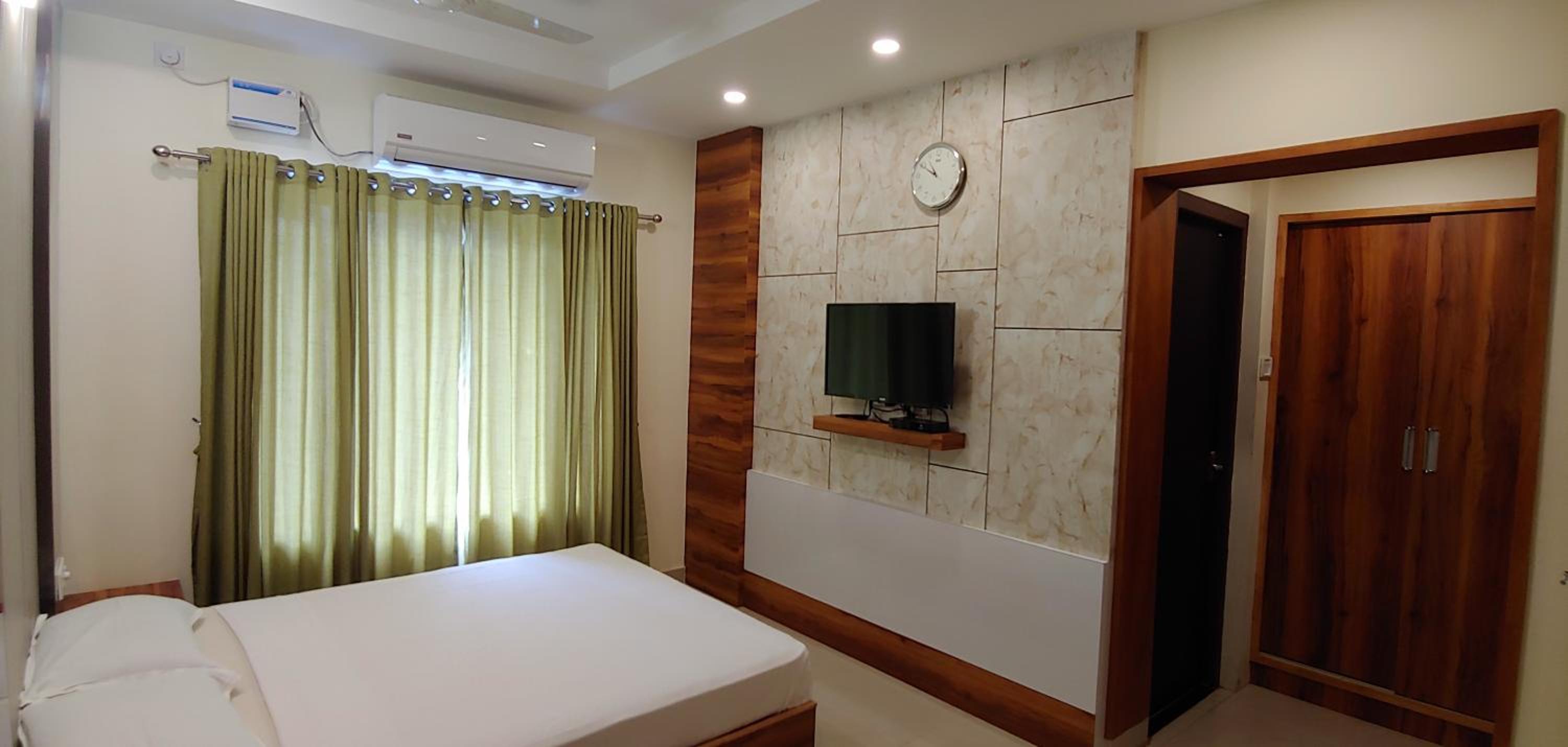 Standard Double Room with Fan photo 1